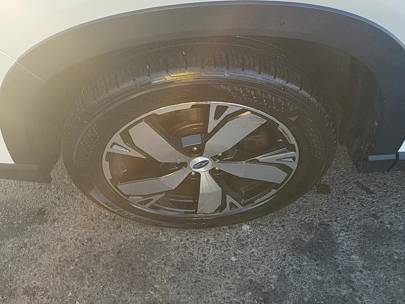 Front driver wheel/tire photo