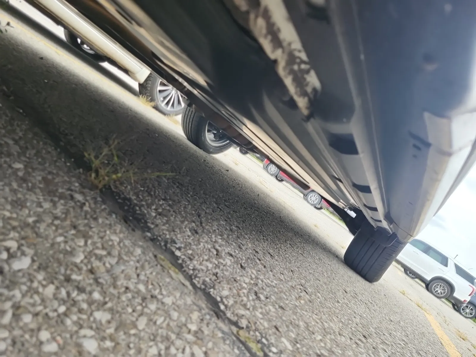 Undercarriage - Driver Photo