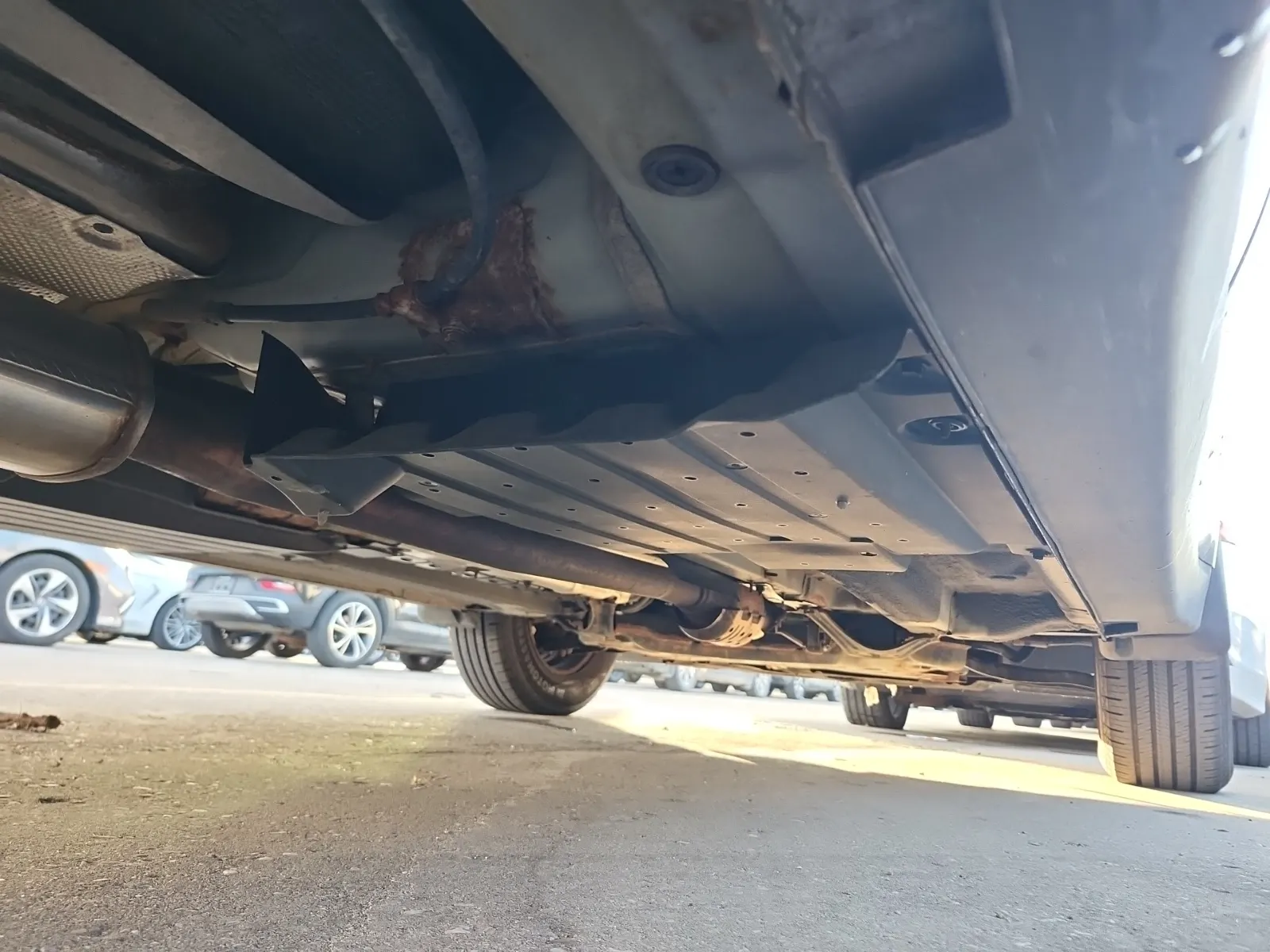 Undercarriage - Passenger Photo