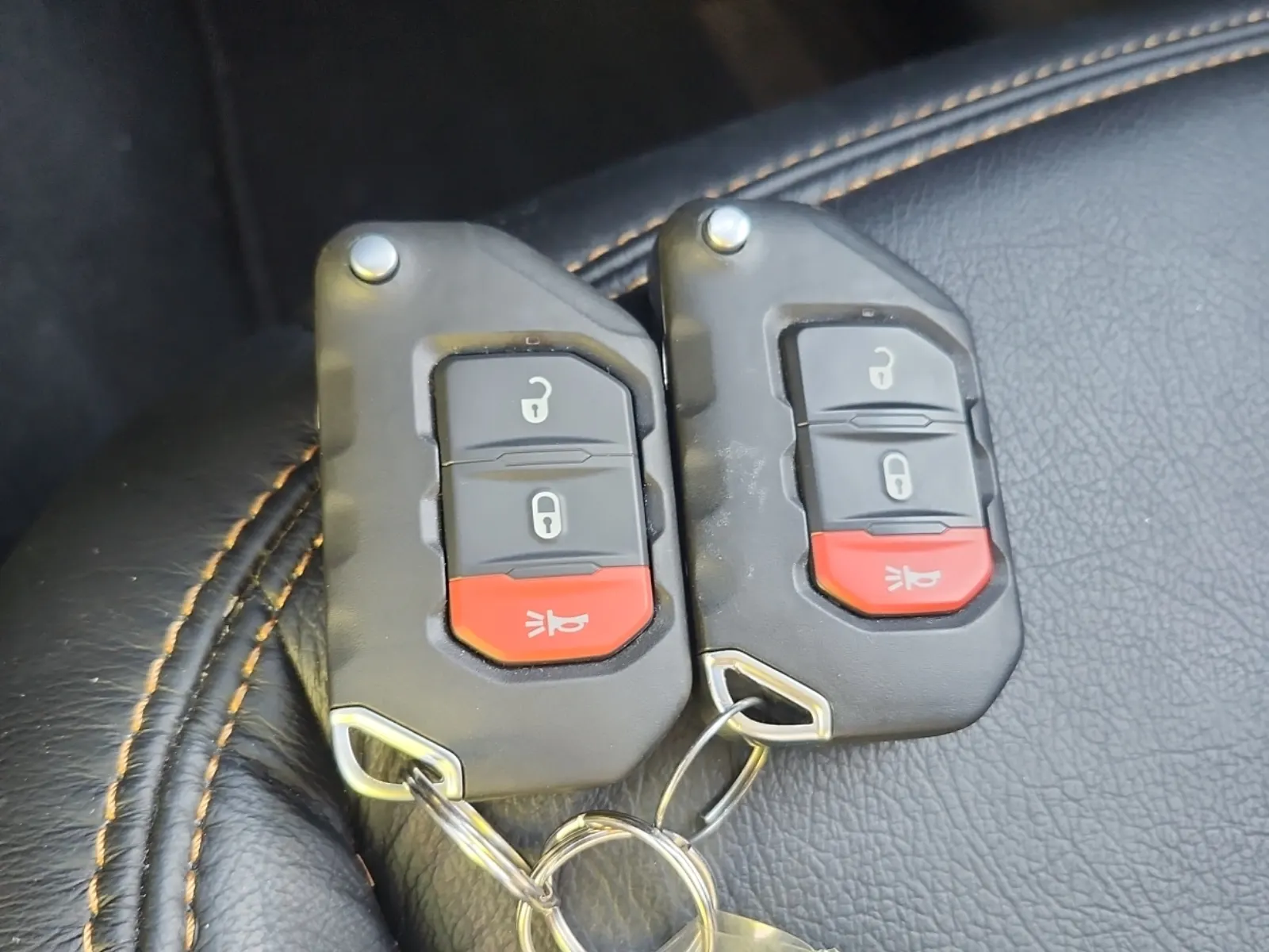 Keys/Fobs/Manual Photo
