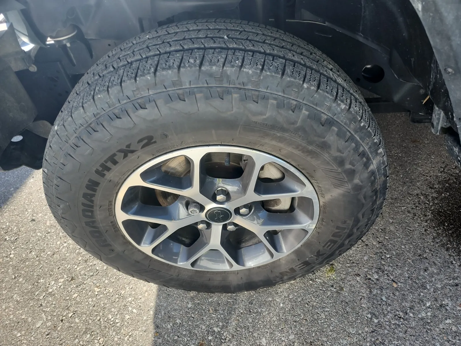 Front driver wheel/tire photo
