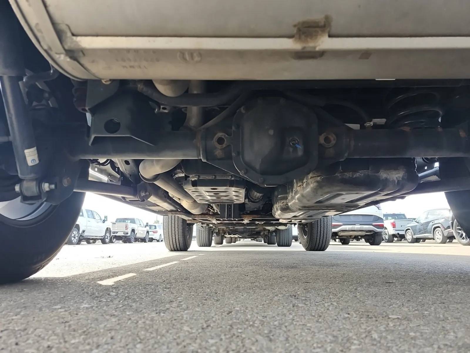 Undercarriage - Rear Photo