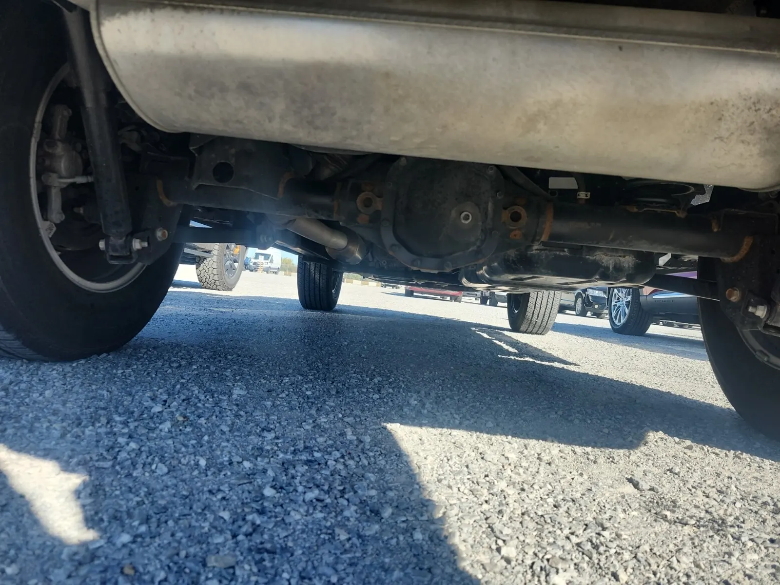 Undercarriage - Rear Photo