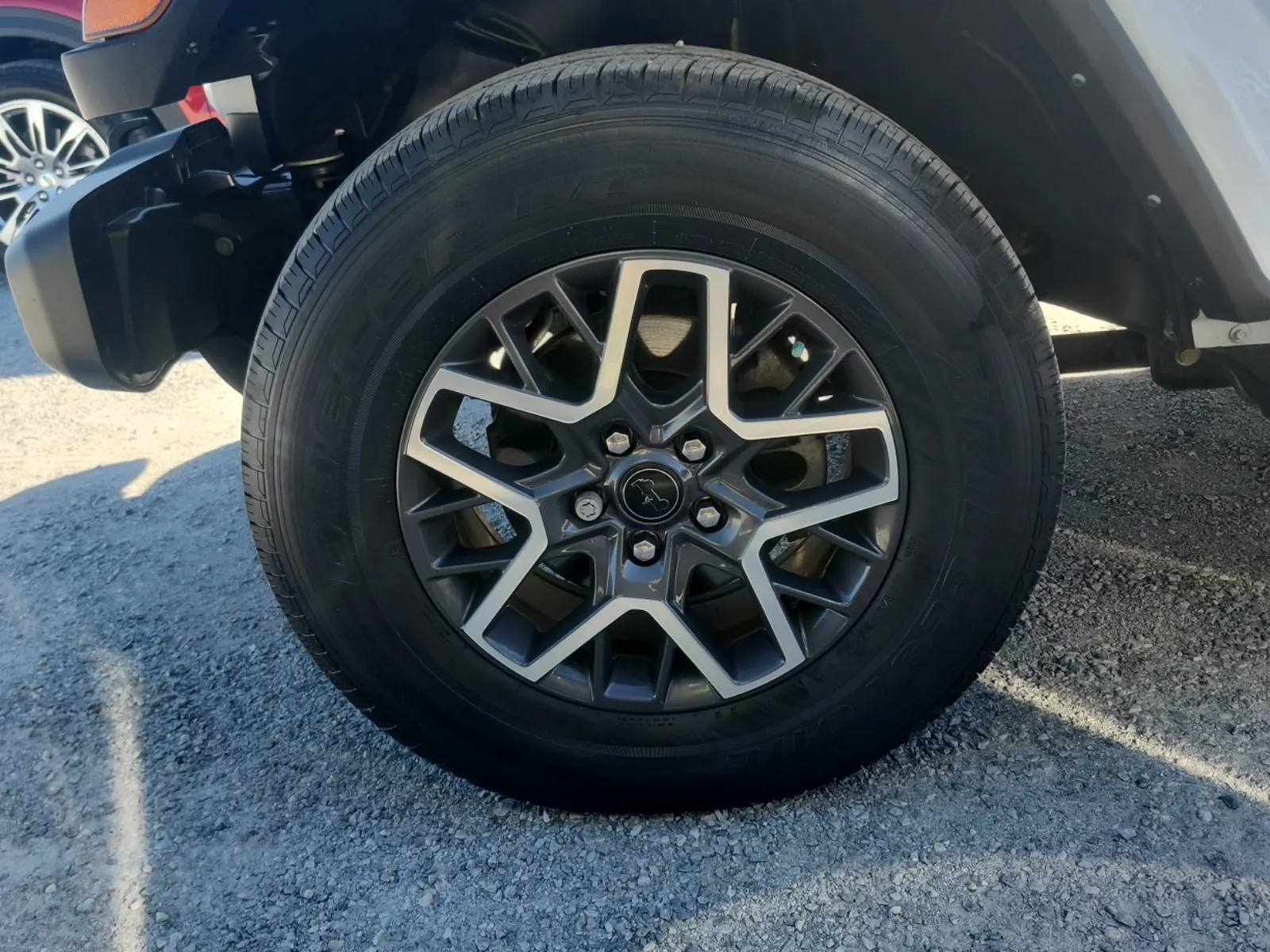Front driver wheel/tire photo