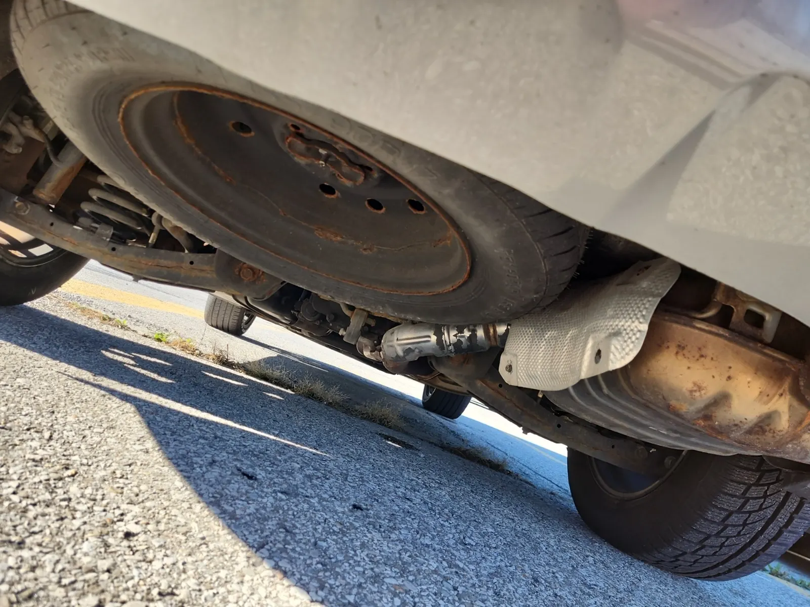Undercarriage - Rear Photo