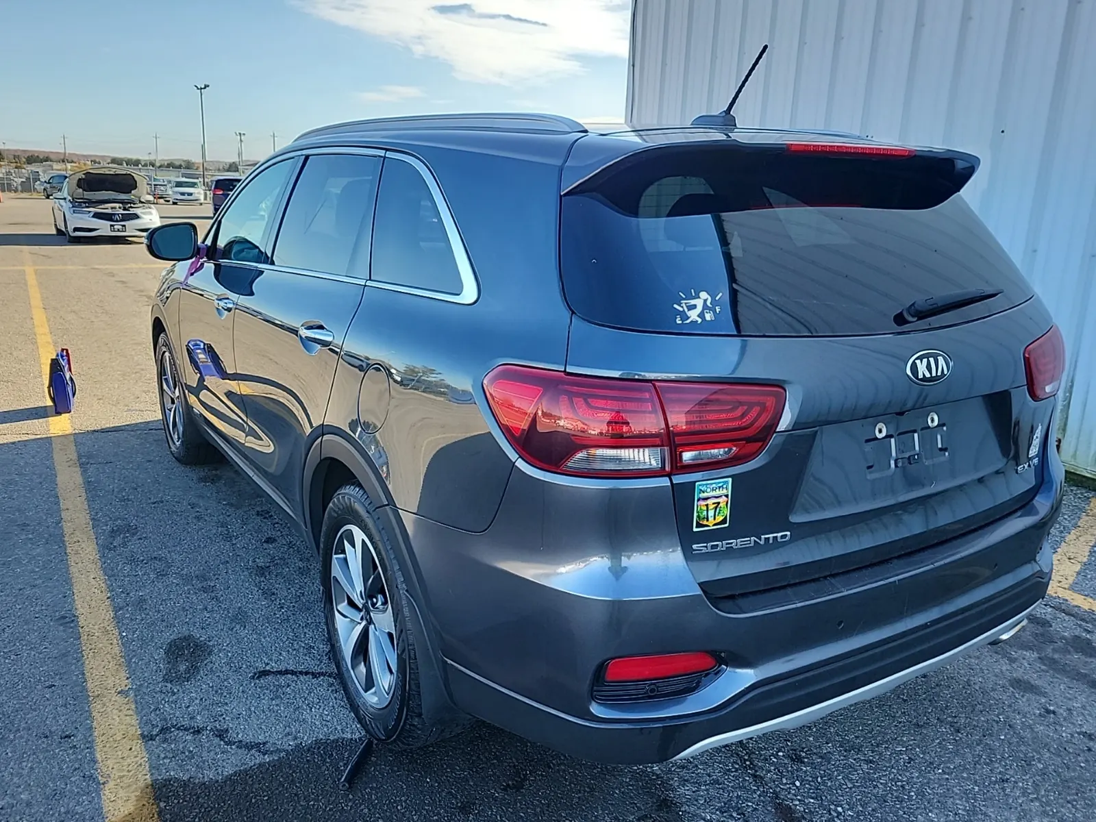 Driver Rear 3/4 Photo