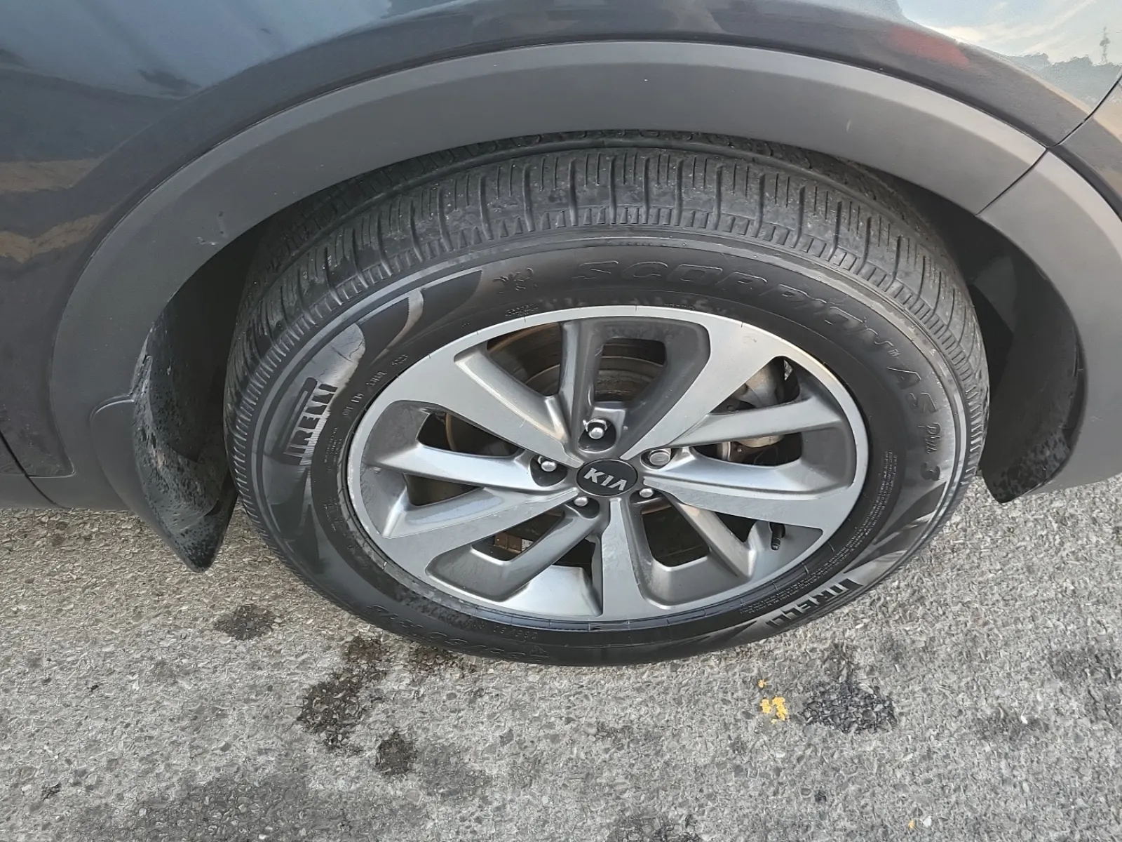 Right Front Wheel/Tire Photo