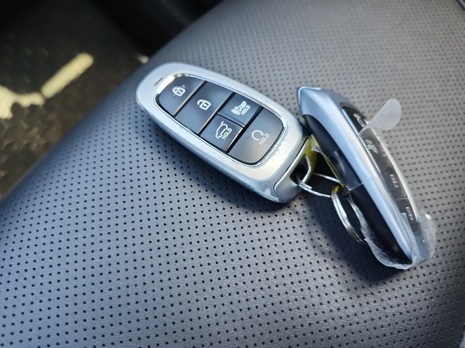 Keys/Fobs/Manual Photo