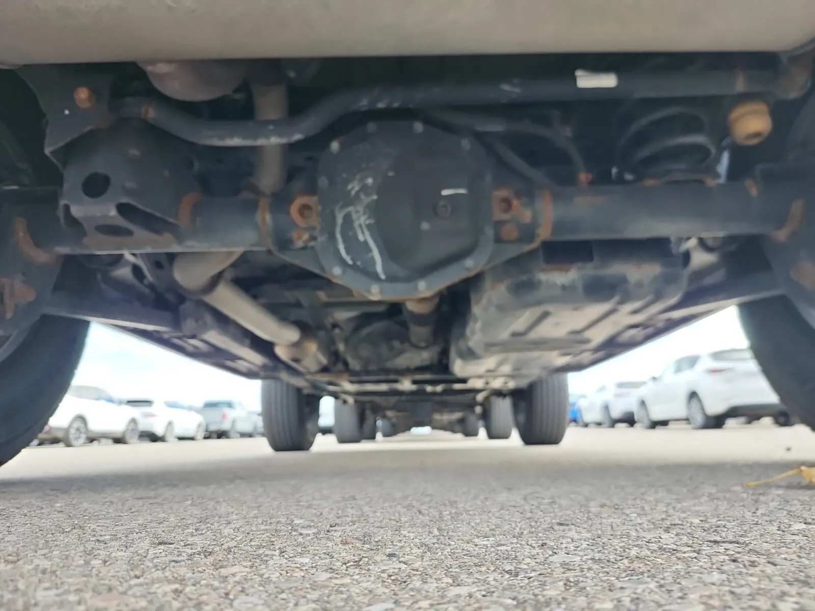Undercarriage - Rear Photo