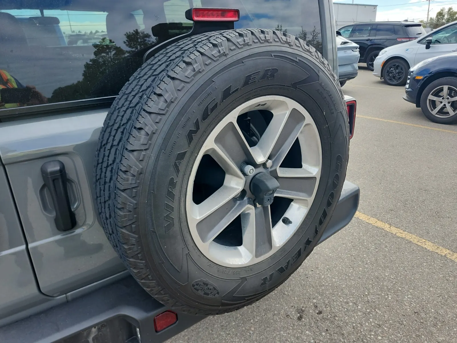 Spare Tire & Wheel Photo