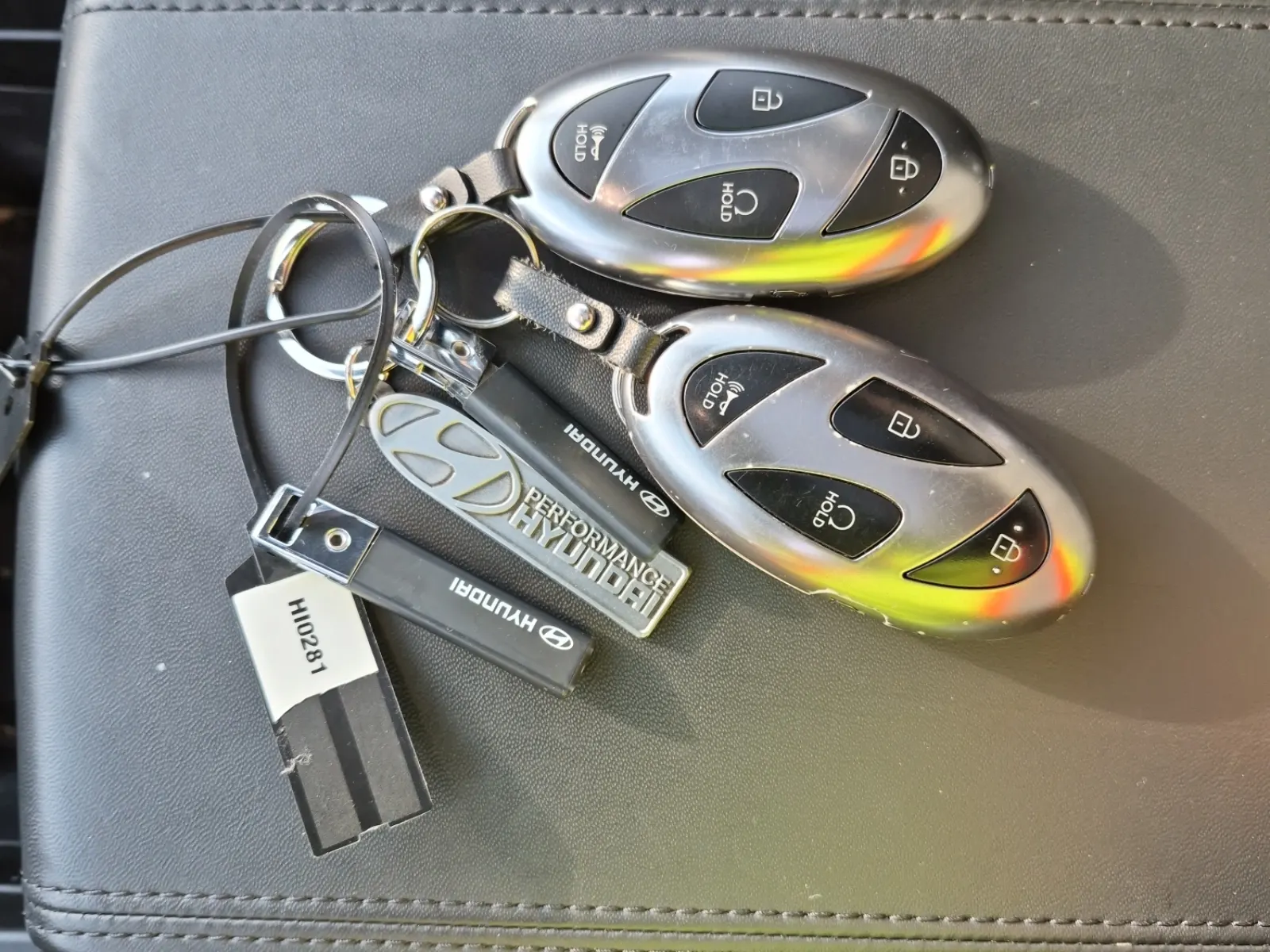 Keys/Fobs/Manual Photo
