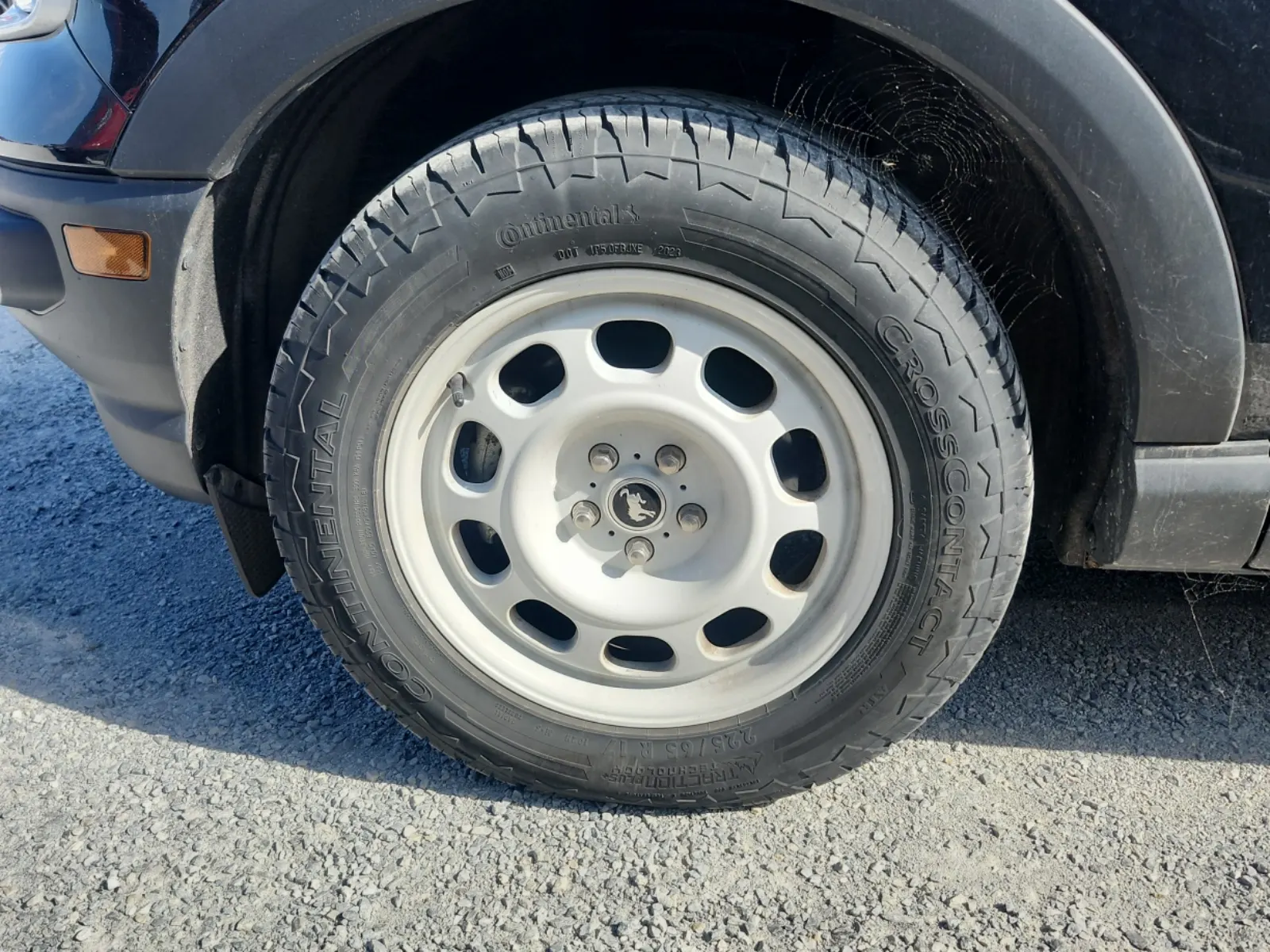 Front driver wheel/tire photo