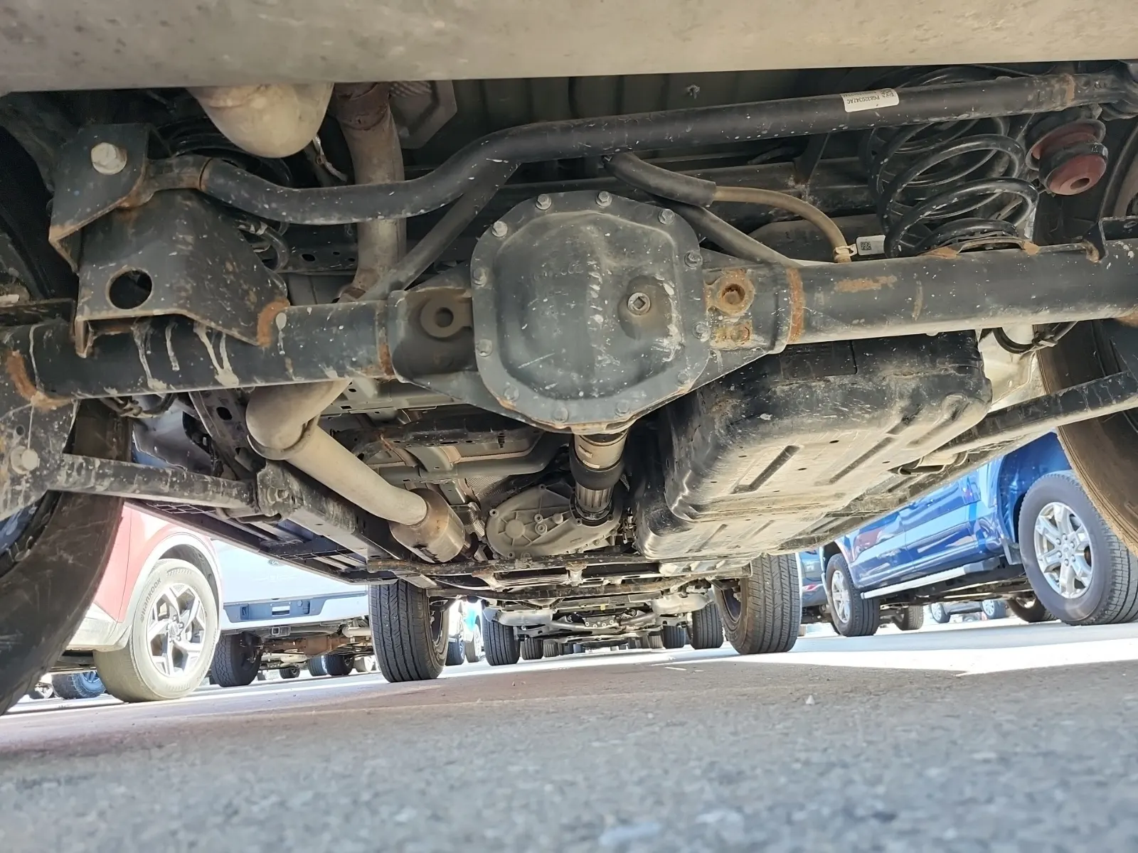 Undercarriage - Rear Photo