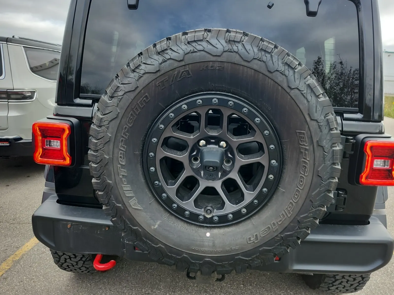 Spare Tire & Wheel Photo