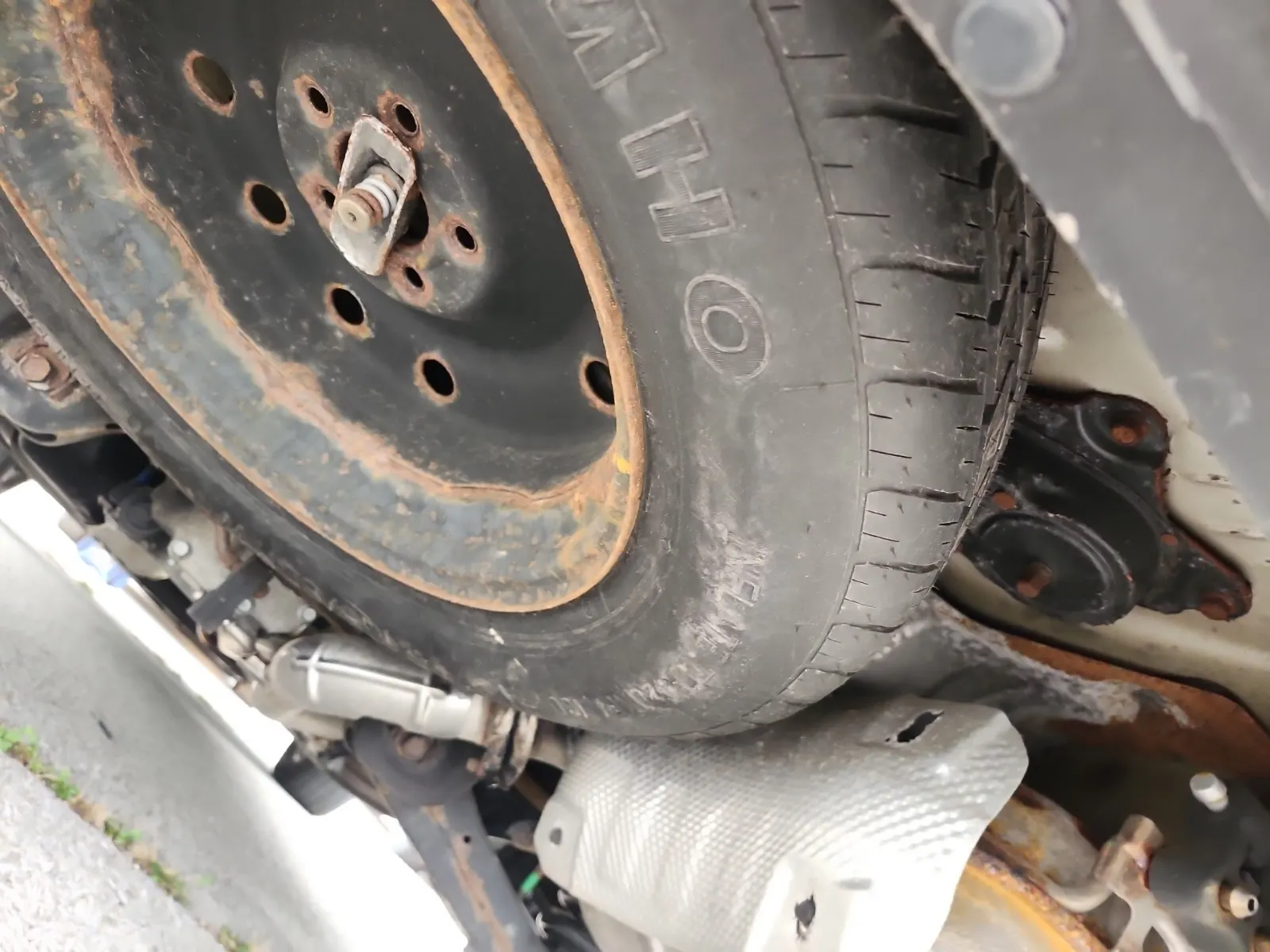 Spare Tire & Wheel Photo