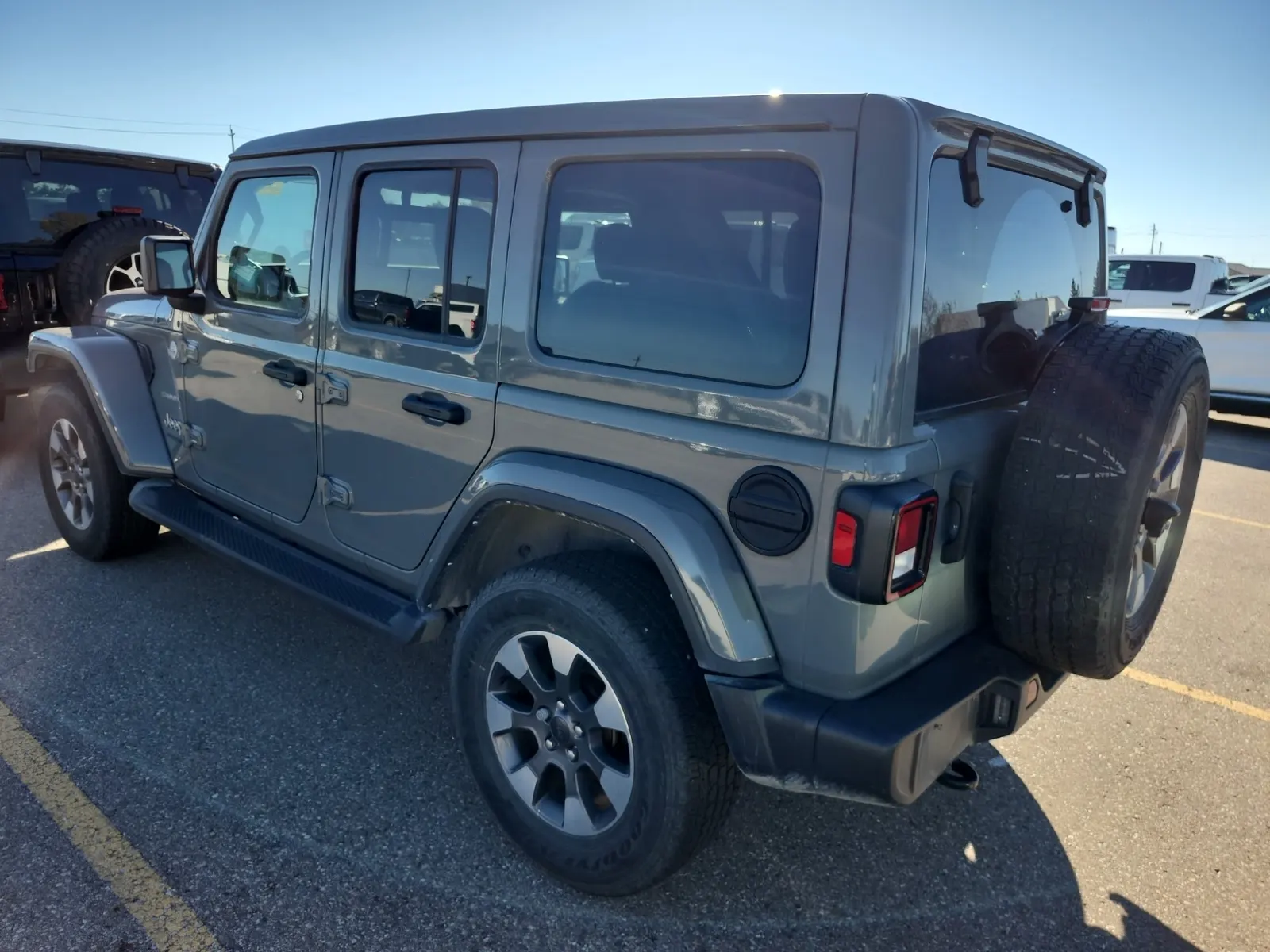 Driver Rear 3/4 Photo