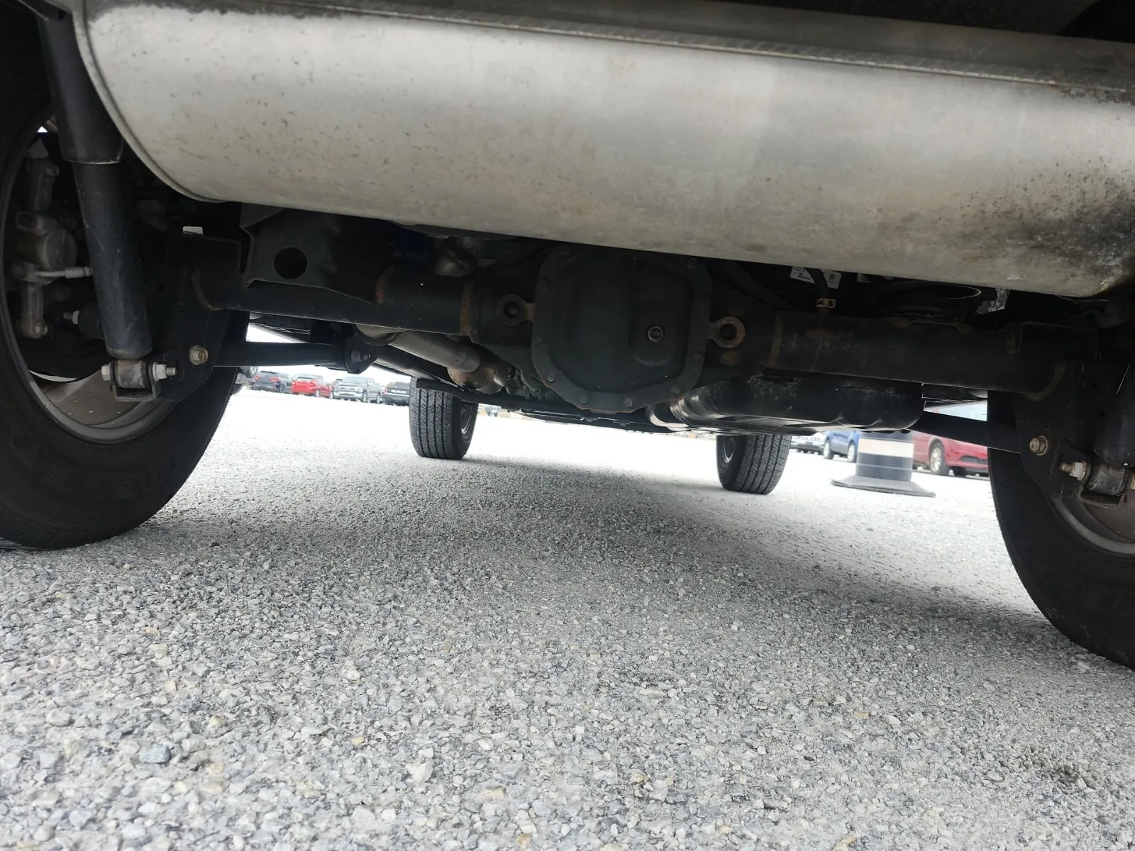 Undercarriage - Rear Photo