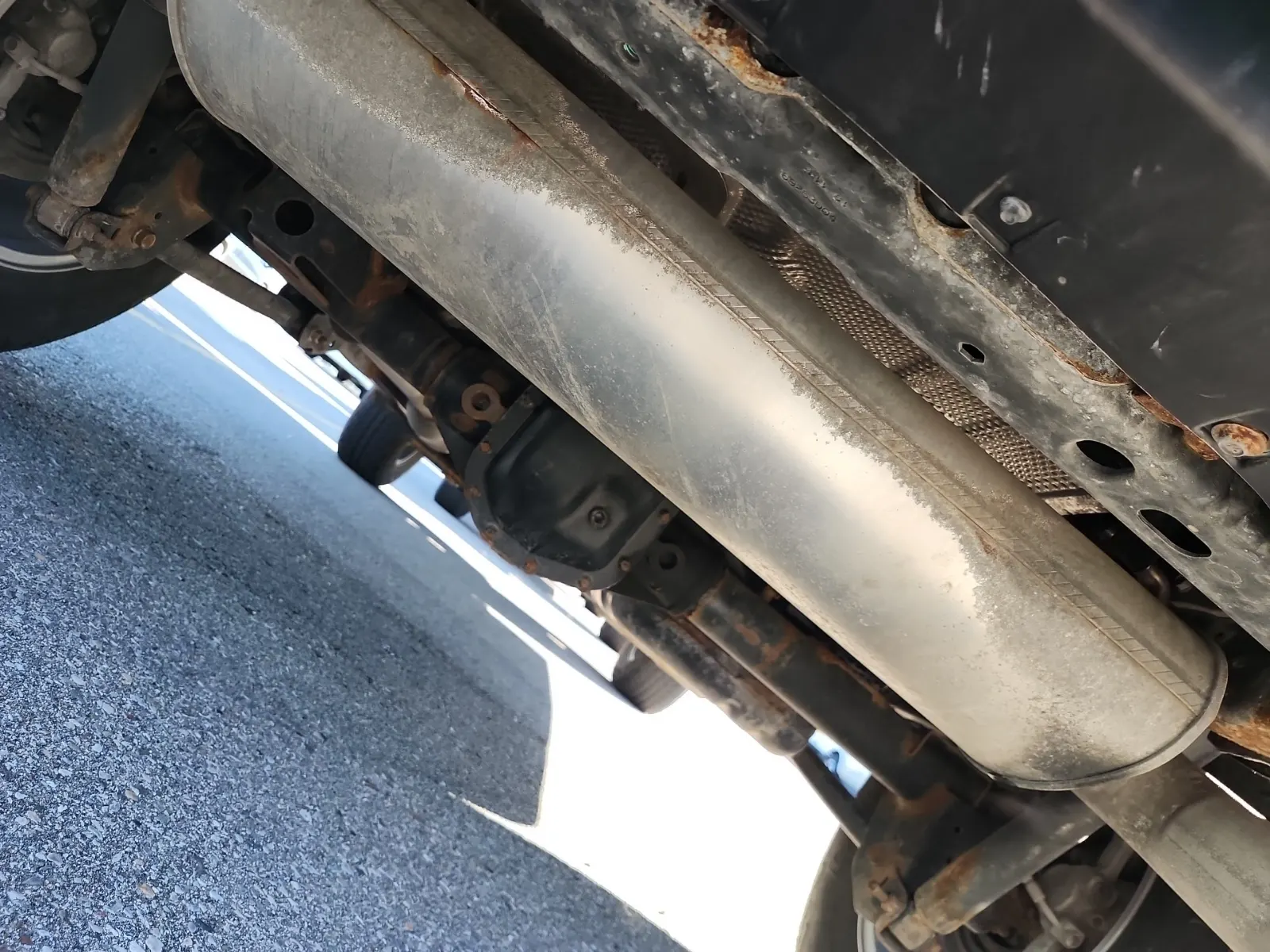Undercarriage - Rear Photo