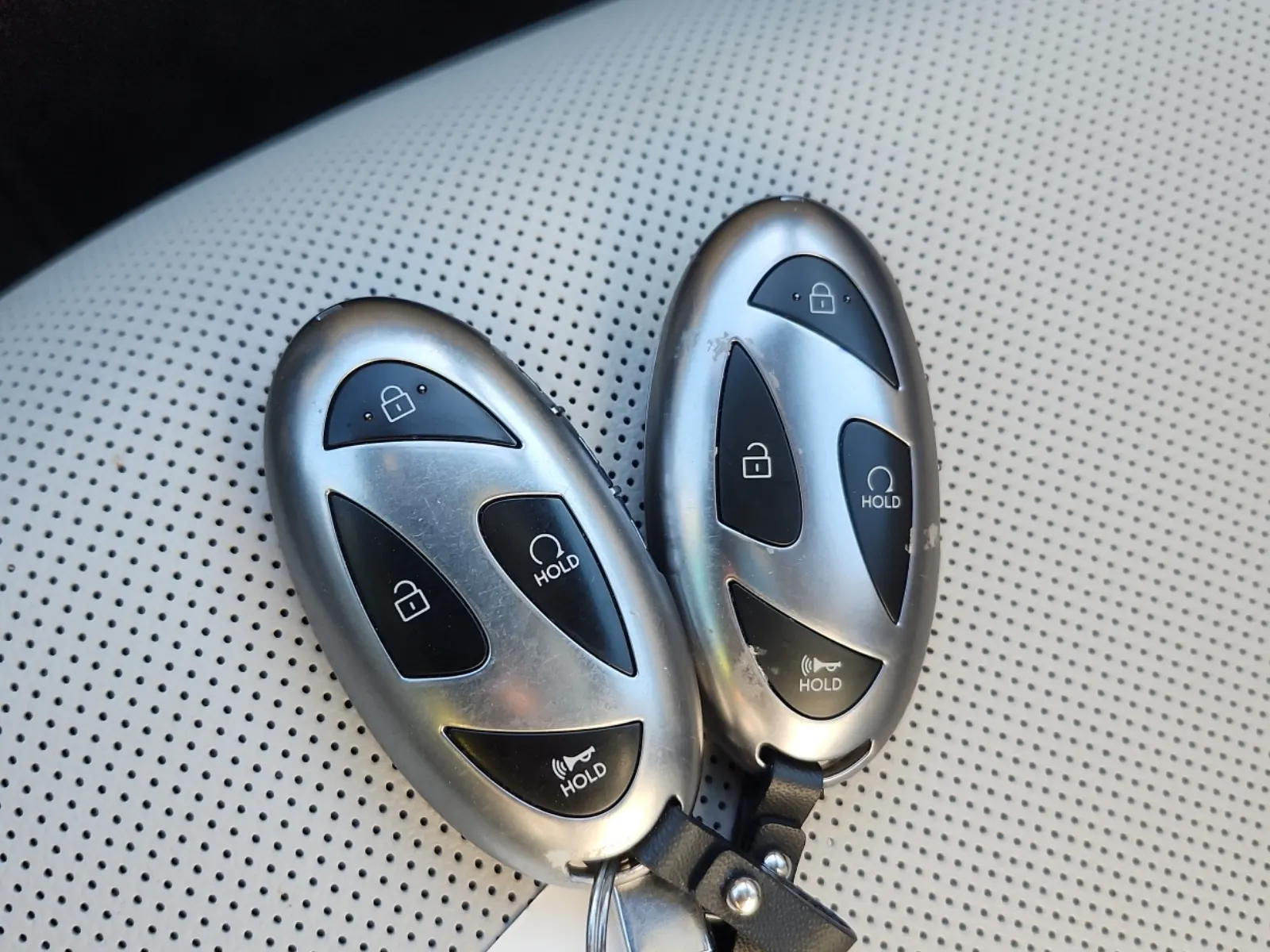 Keys/Fobs/Manual Photo