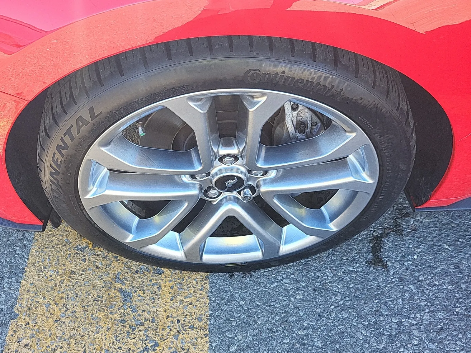 Front driver wheel/tire photo