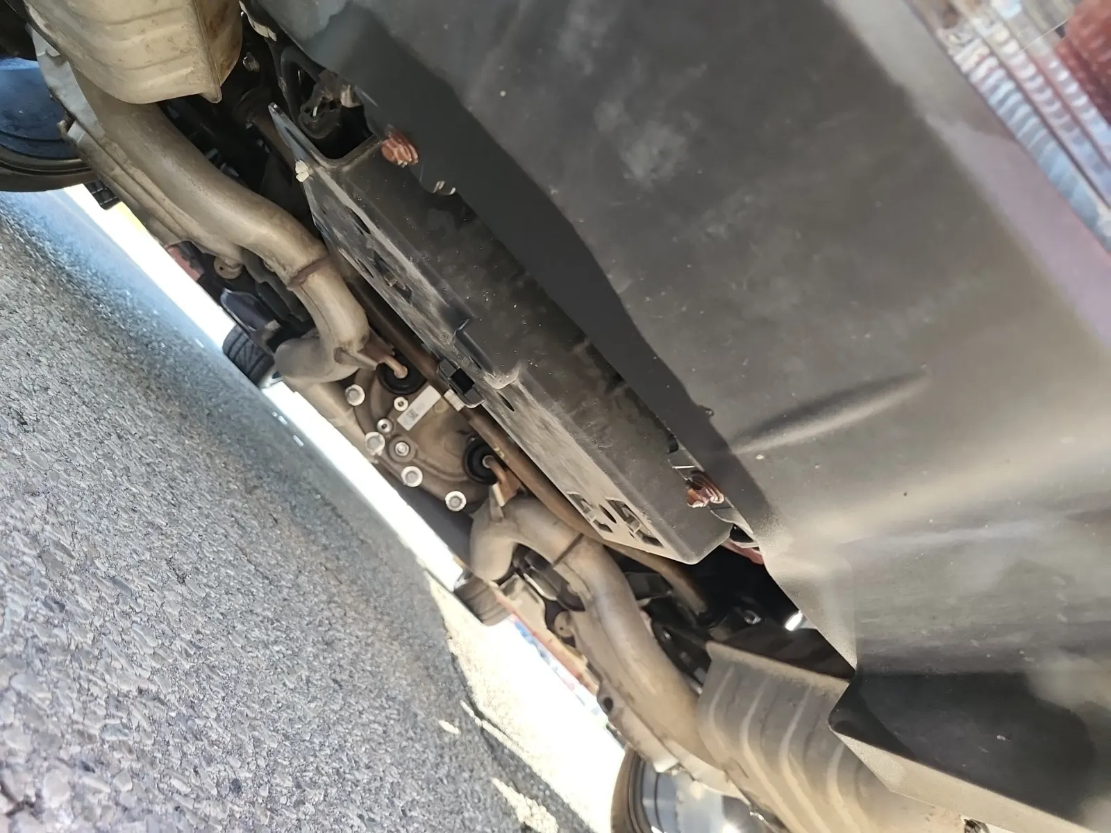 Undercarriage - Rear Photo