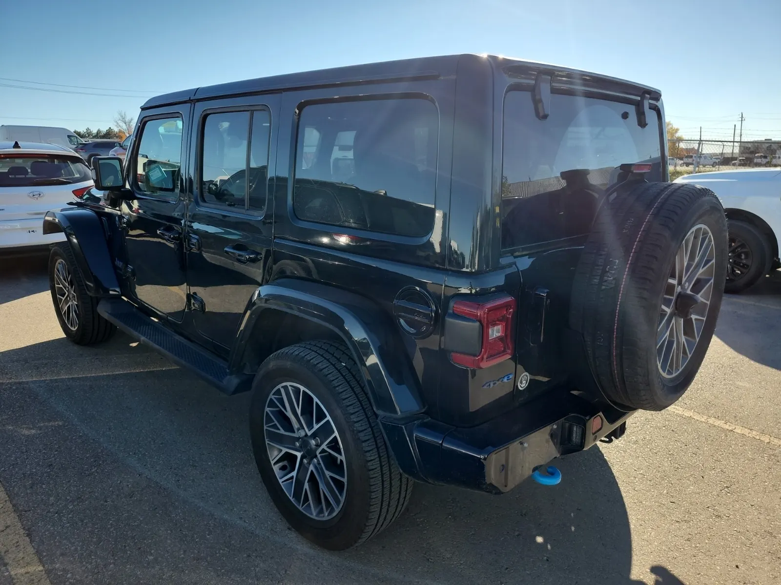 Driver Rear 3/4 Photo