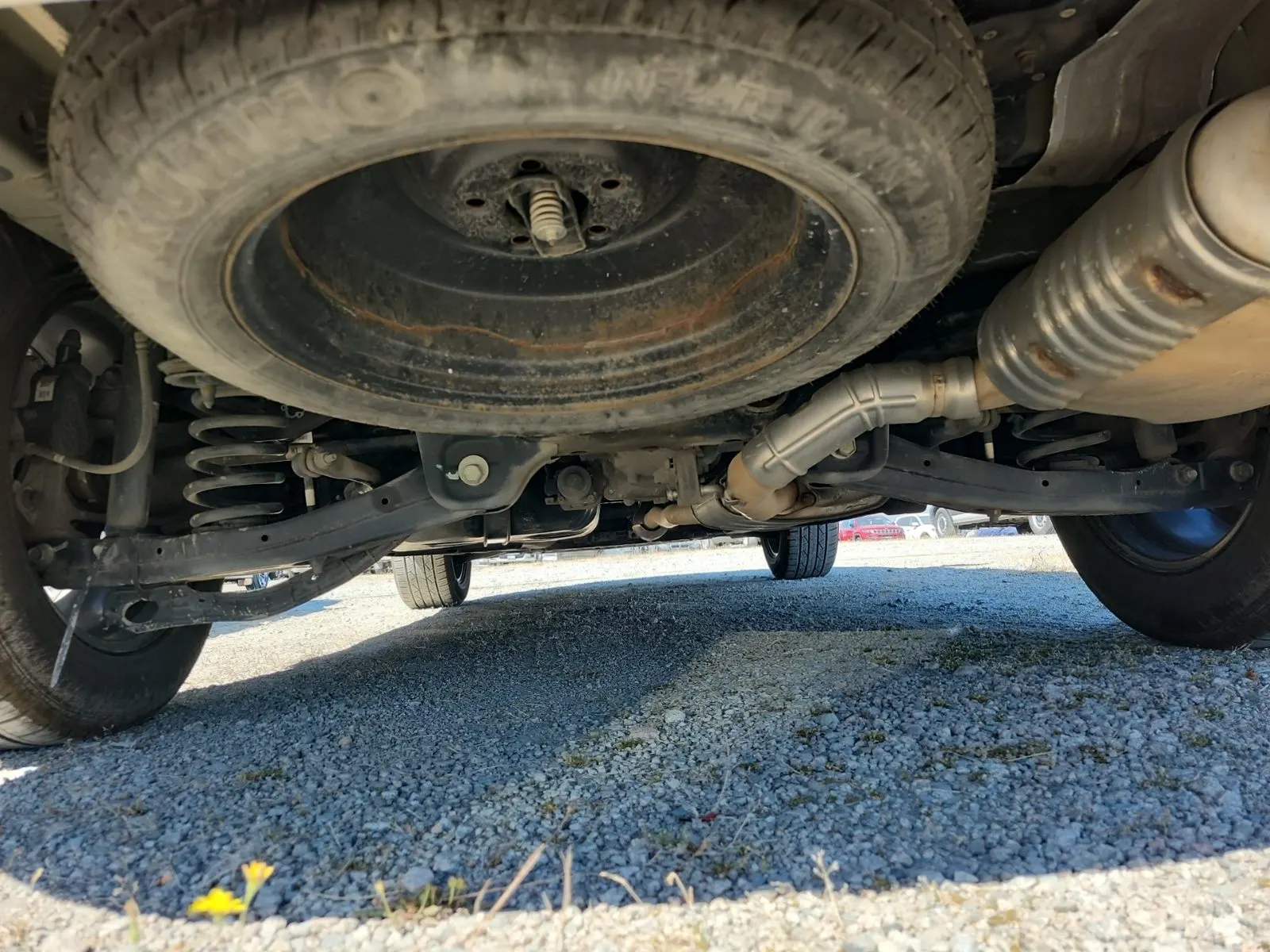 Undercarriage - Rear Photo