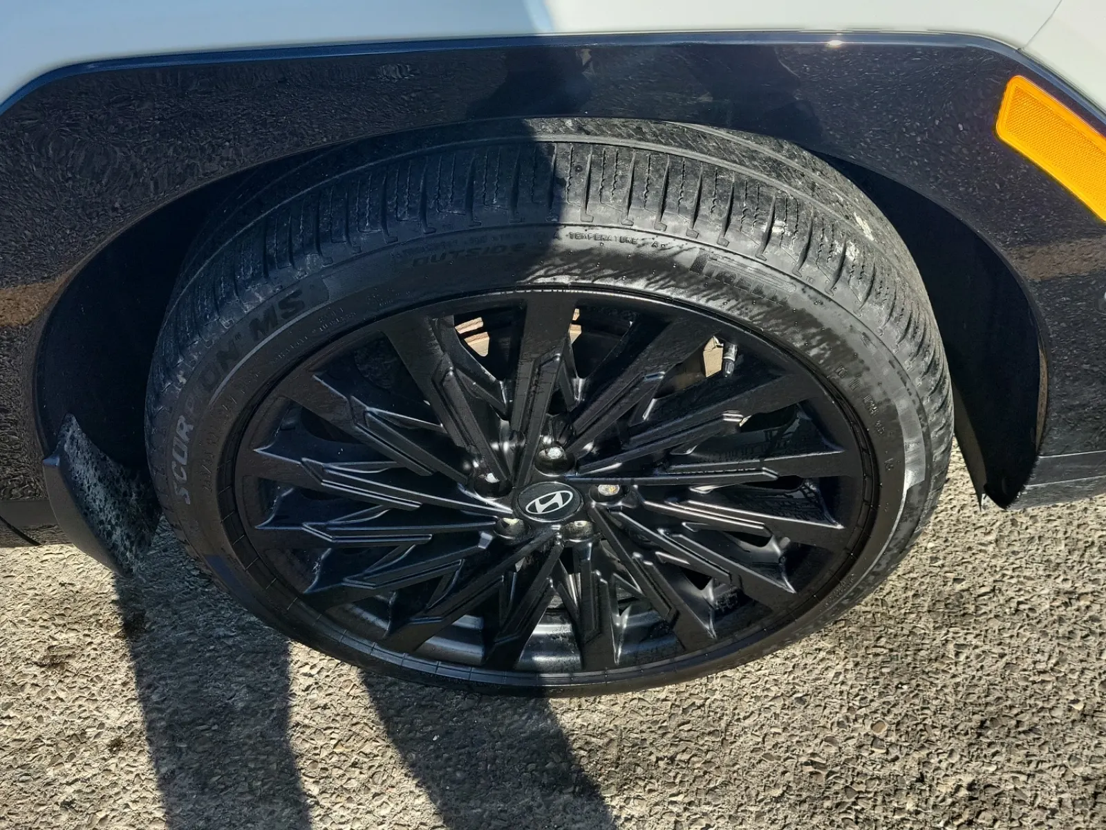 Right Front Wheel/Tire Photo