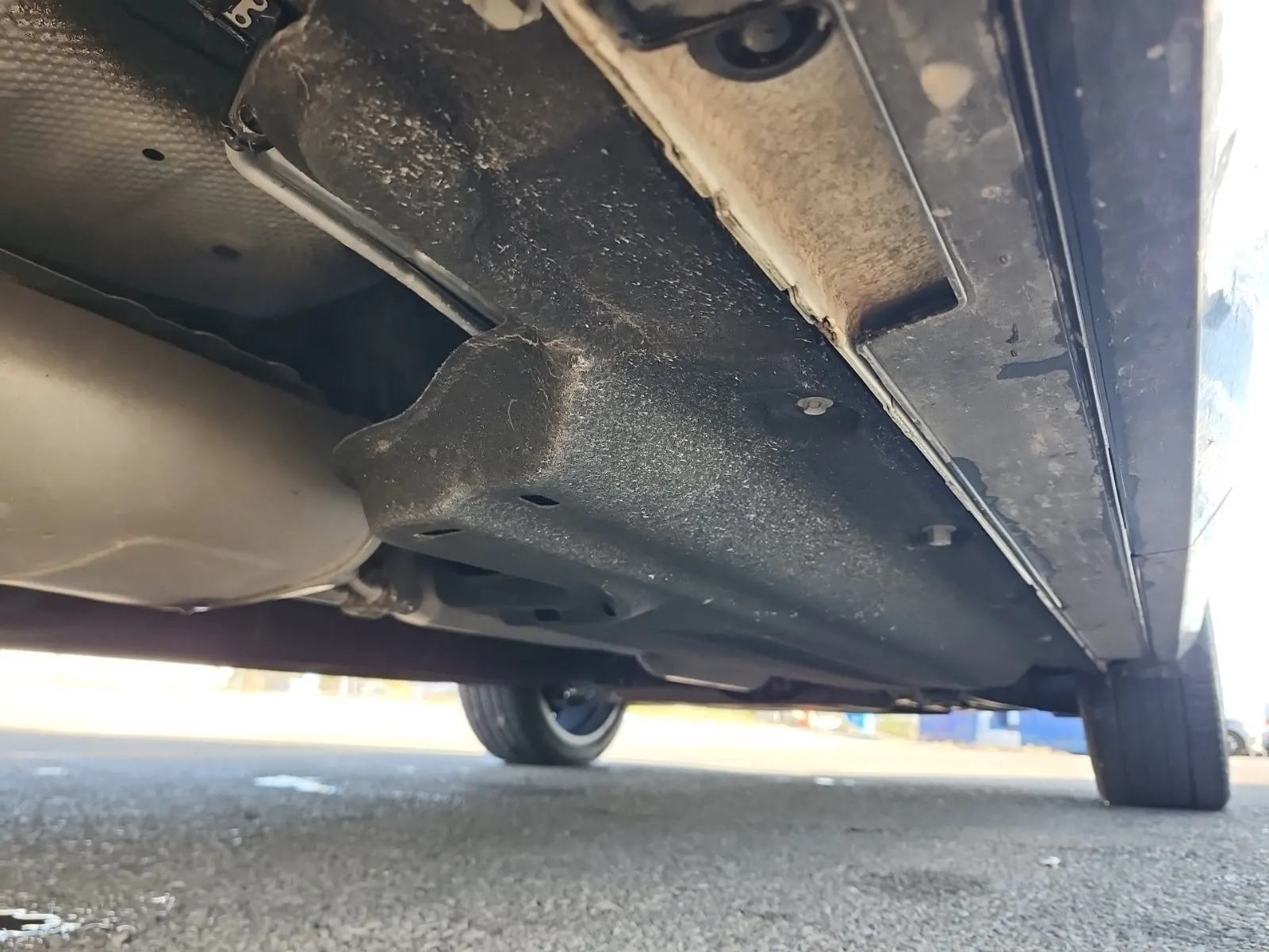 Undercarriage - Passenger Photo