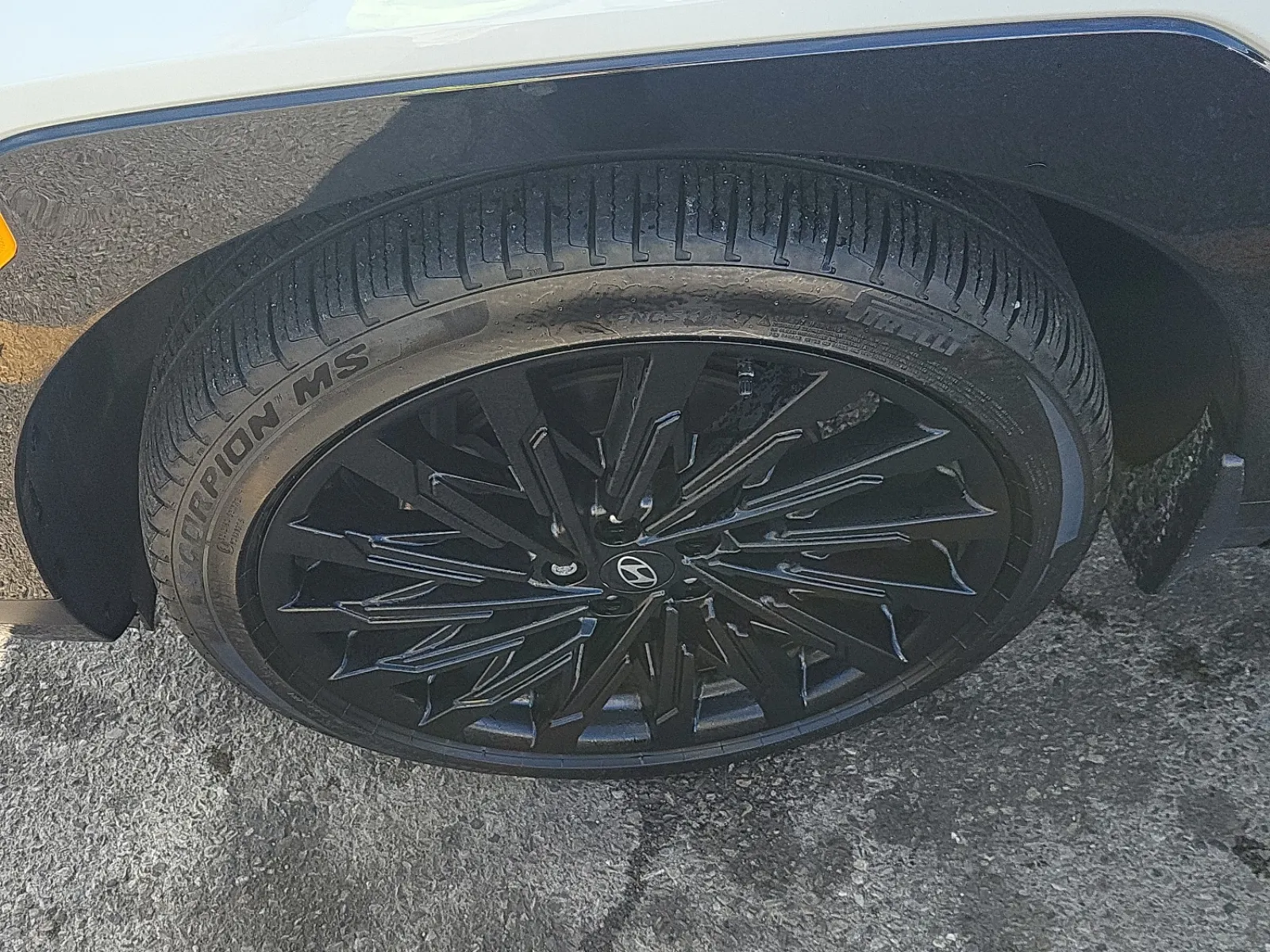 Front driver wheel/tire photo