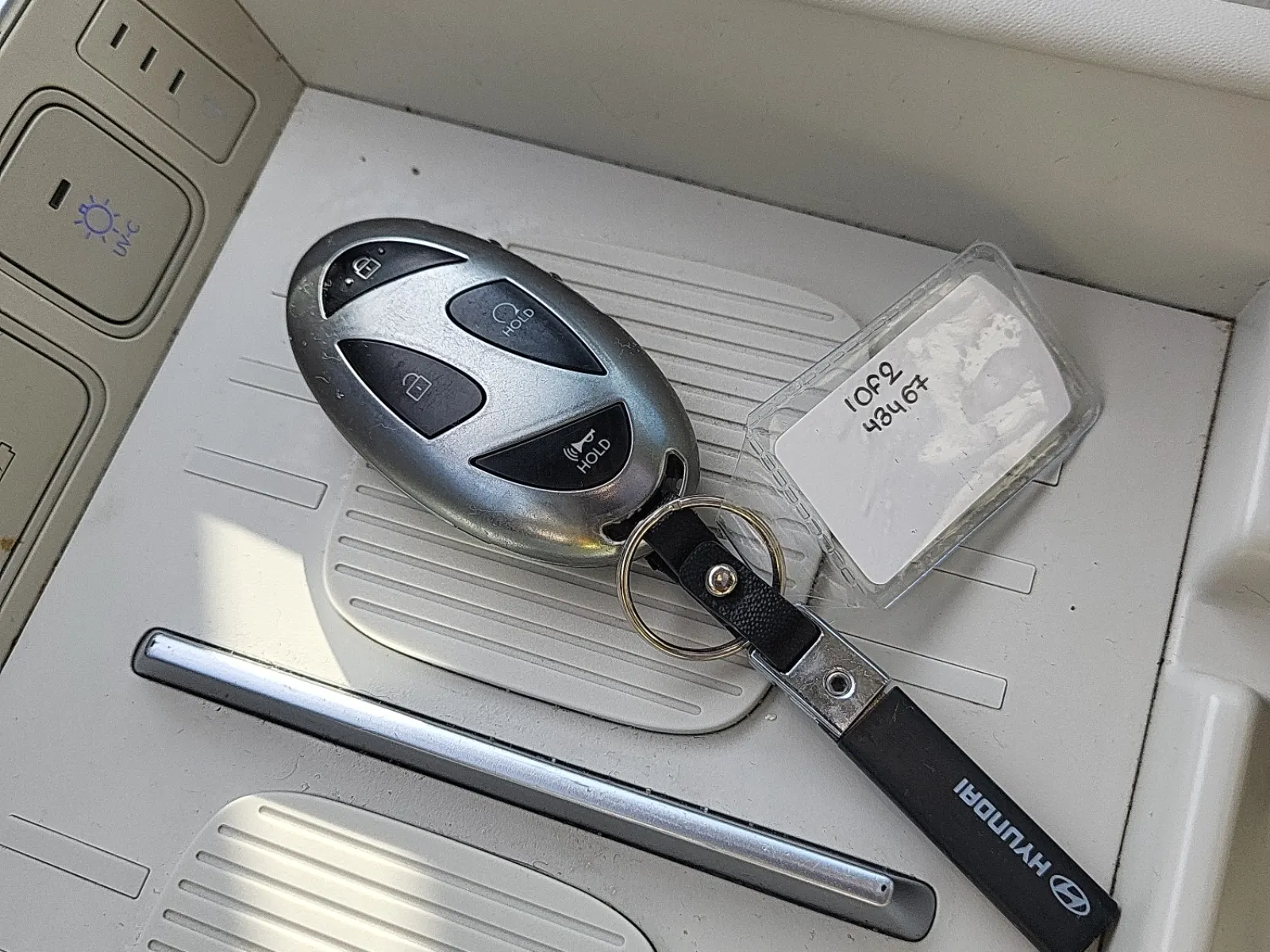 Keys/Fobs/Manual Photo