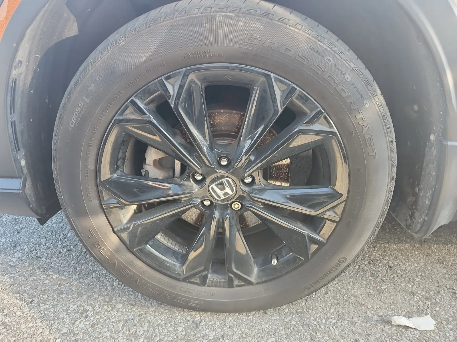 Front driver wheel/tire photo