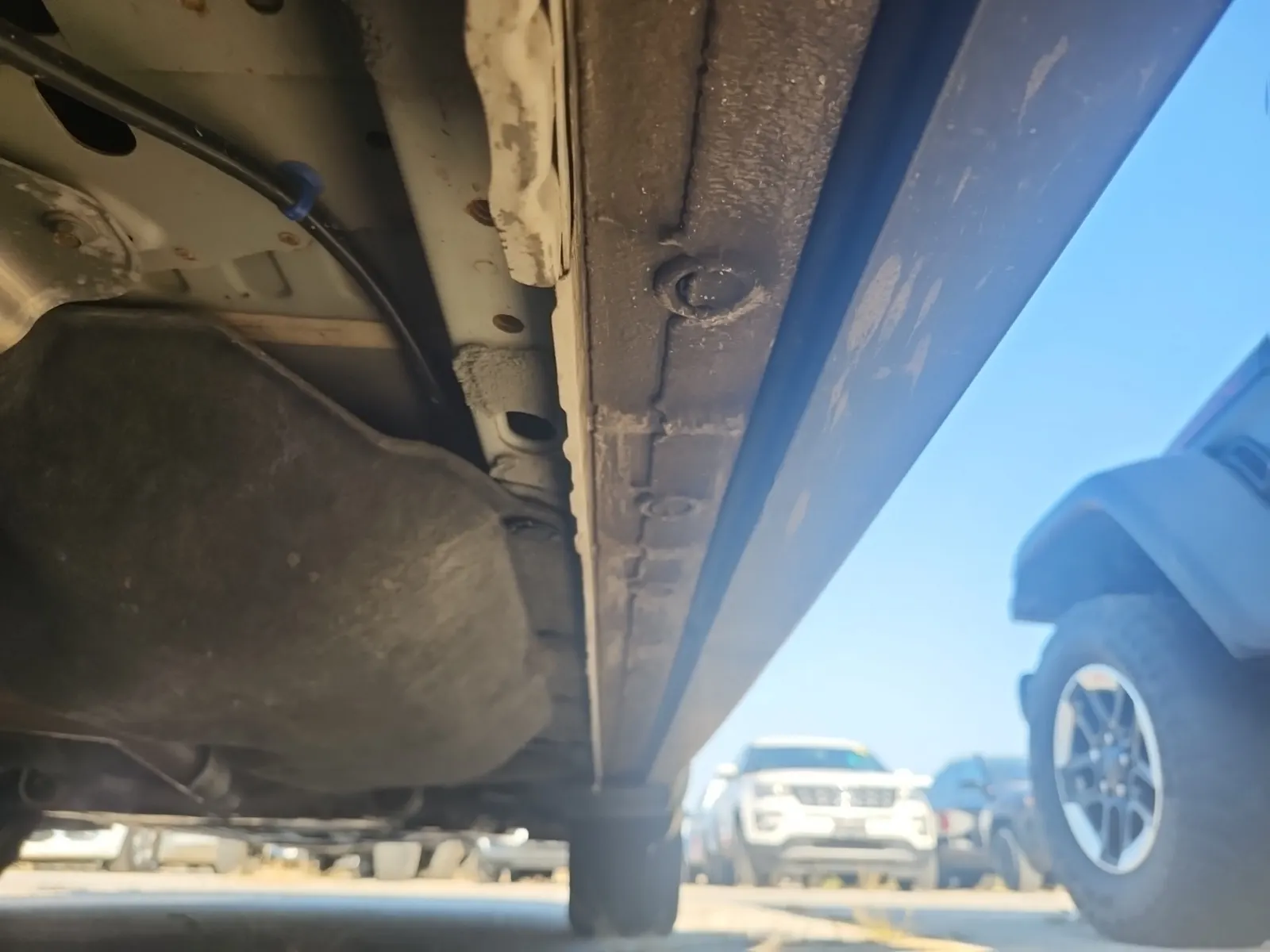 Undercarriage - Passenger Photo
