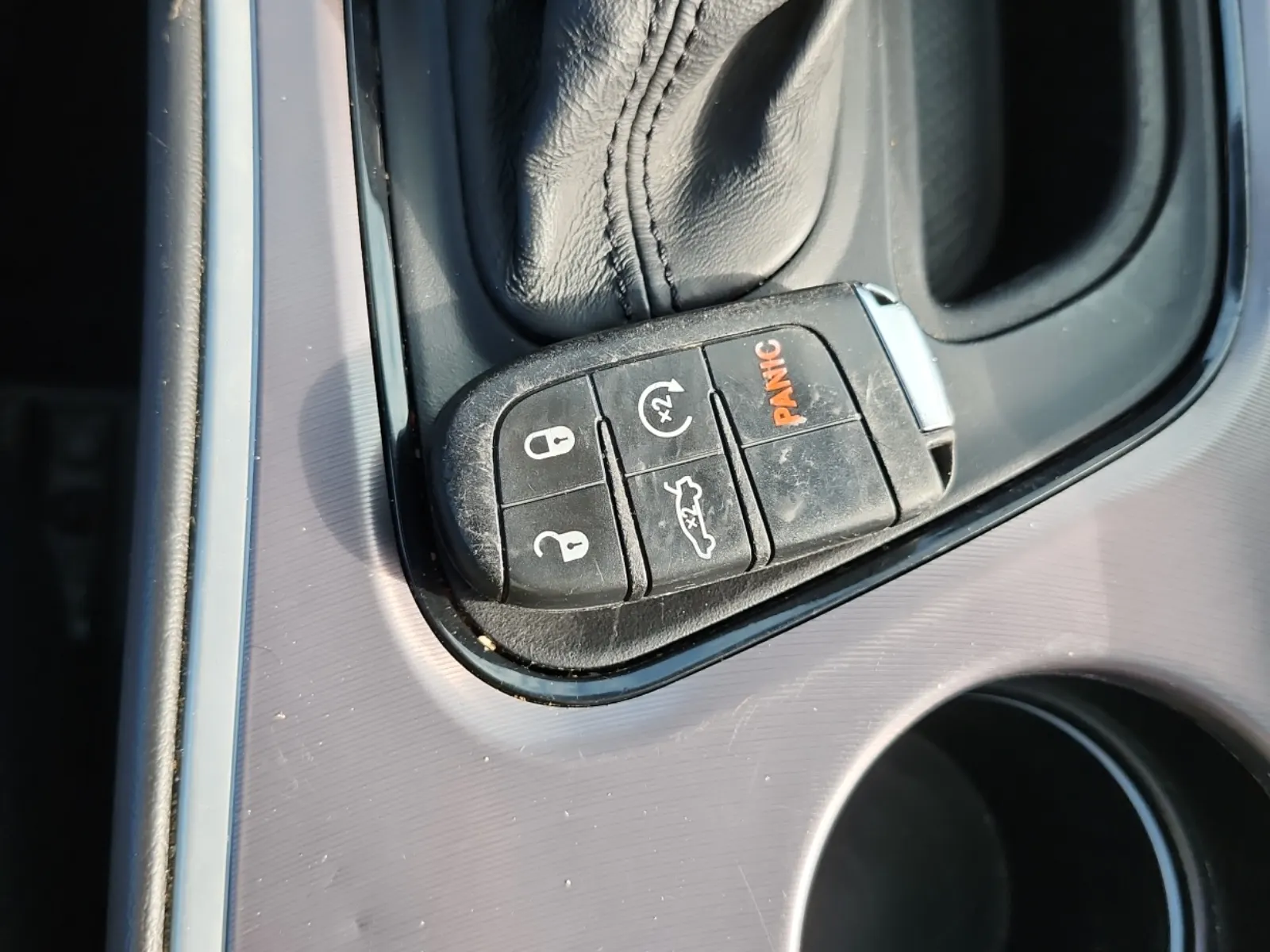 Keys/Fobs/Manual Photo