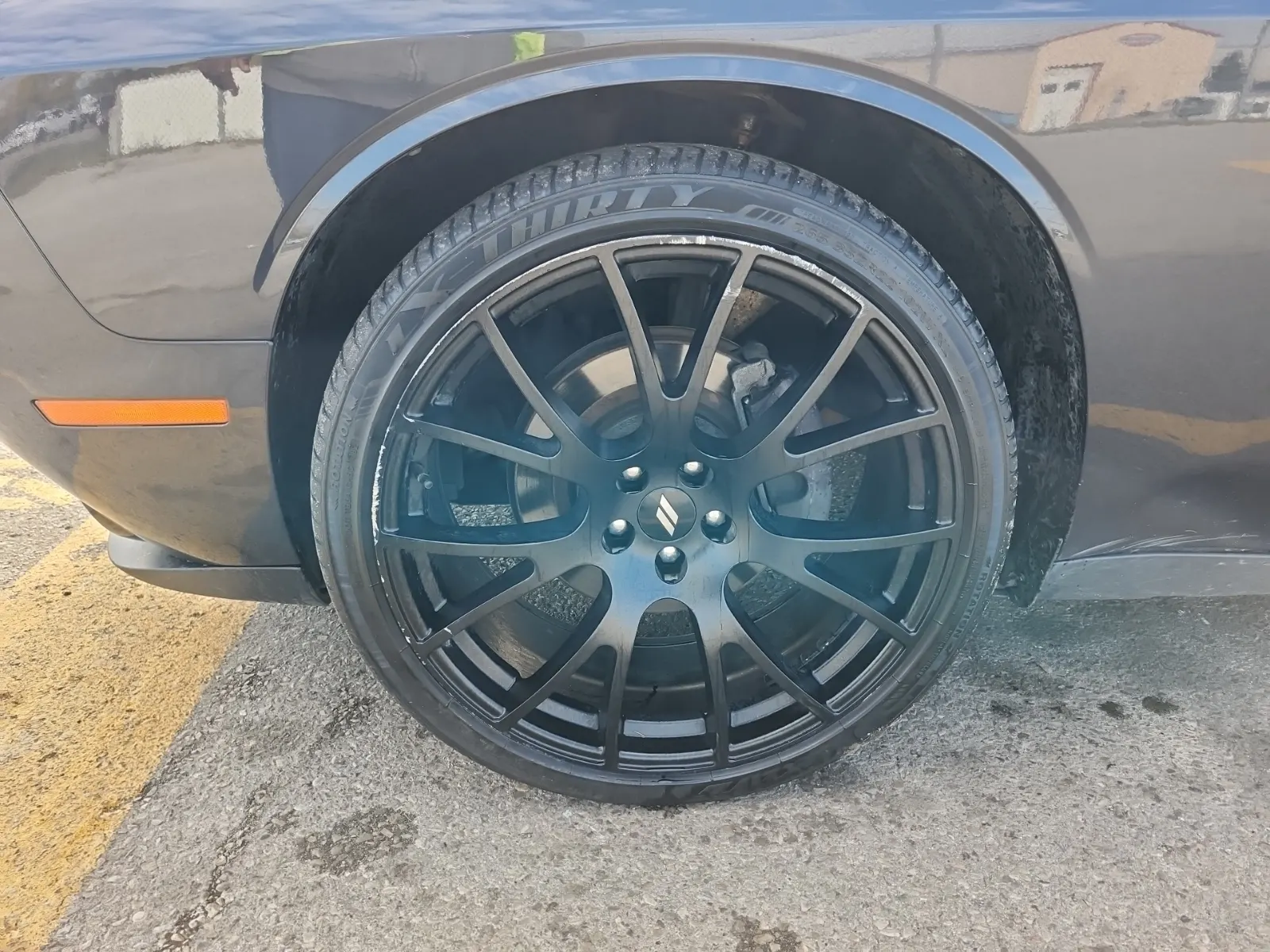 Front driver wheel/tire photo