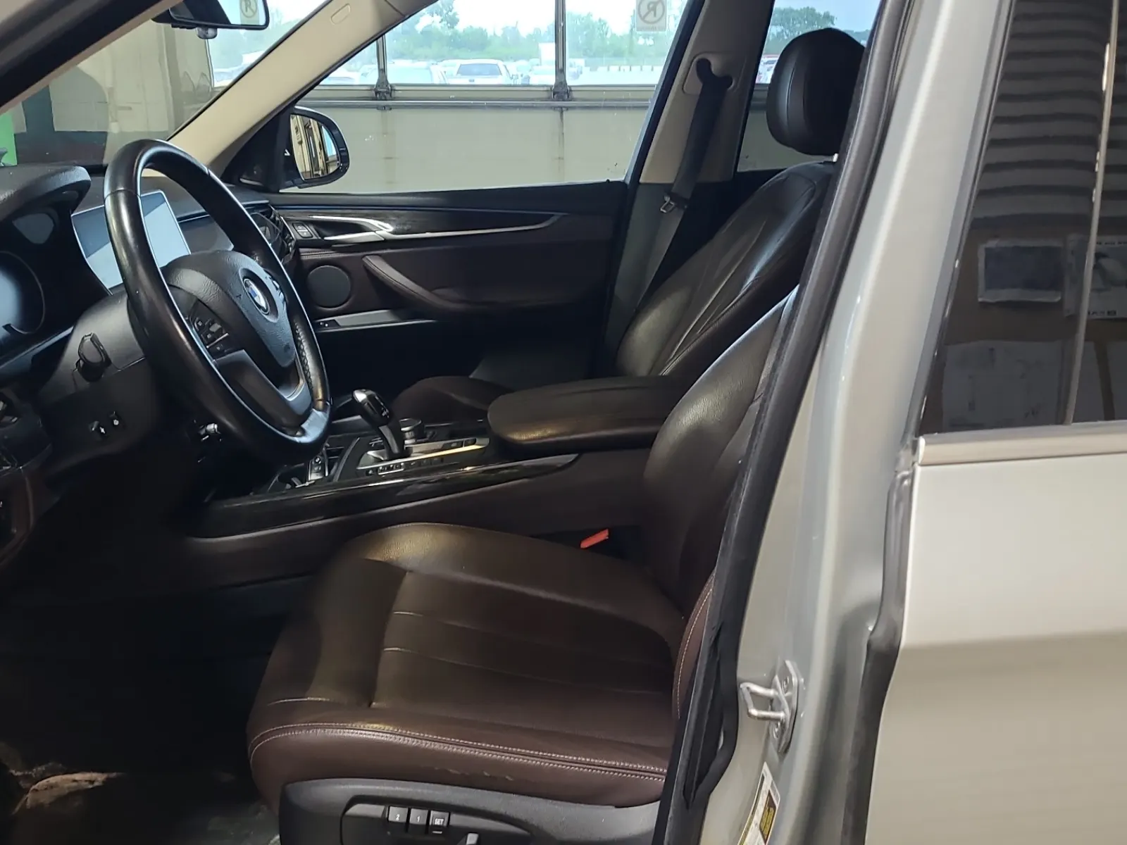 Front Interior Photo