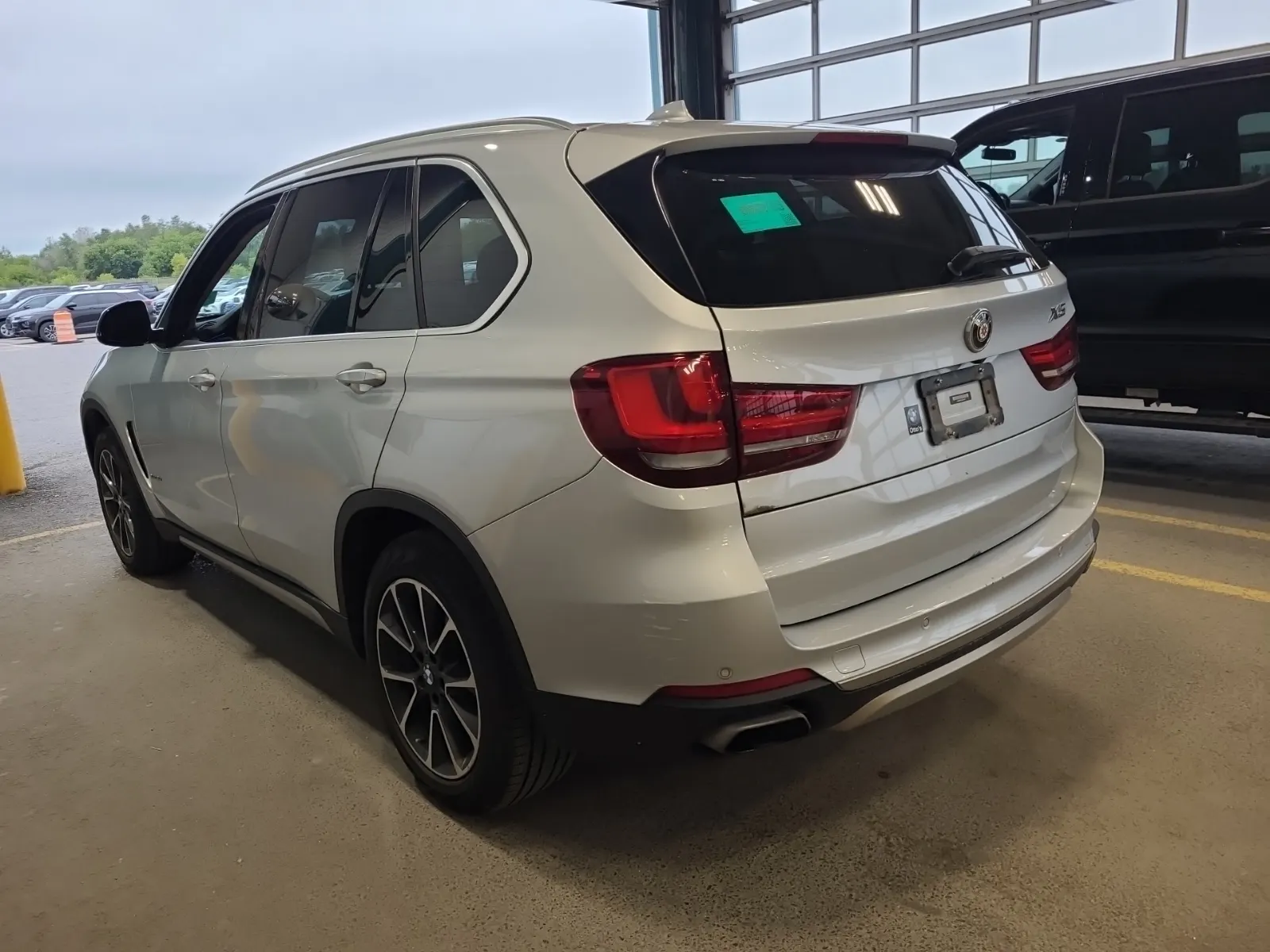 Driver Rear 3/4 Photo