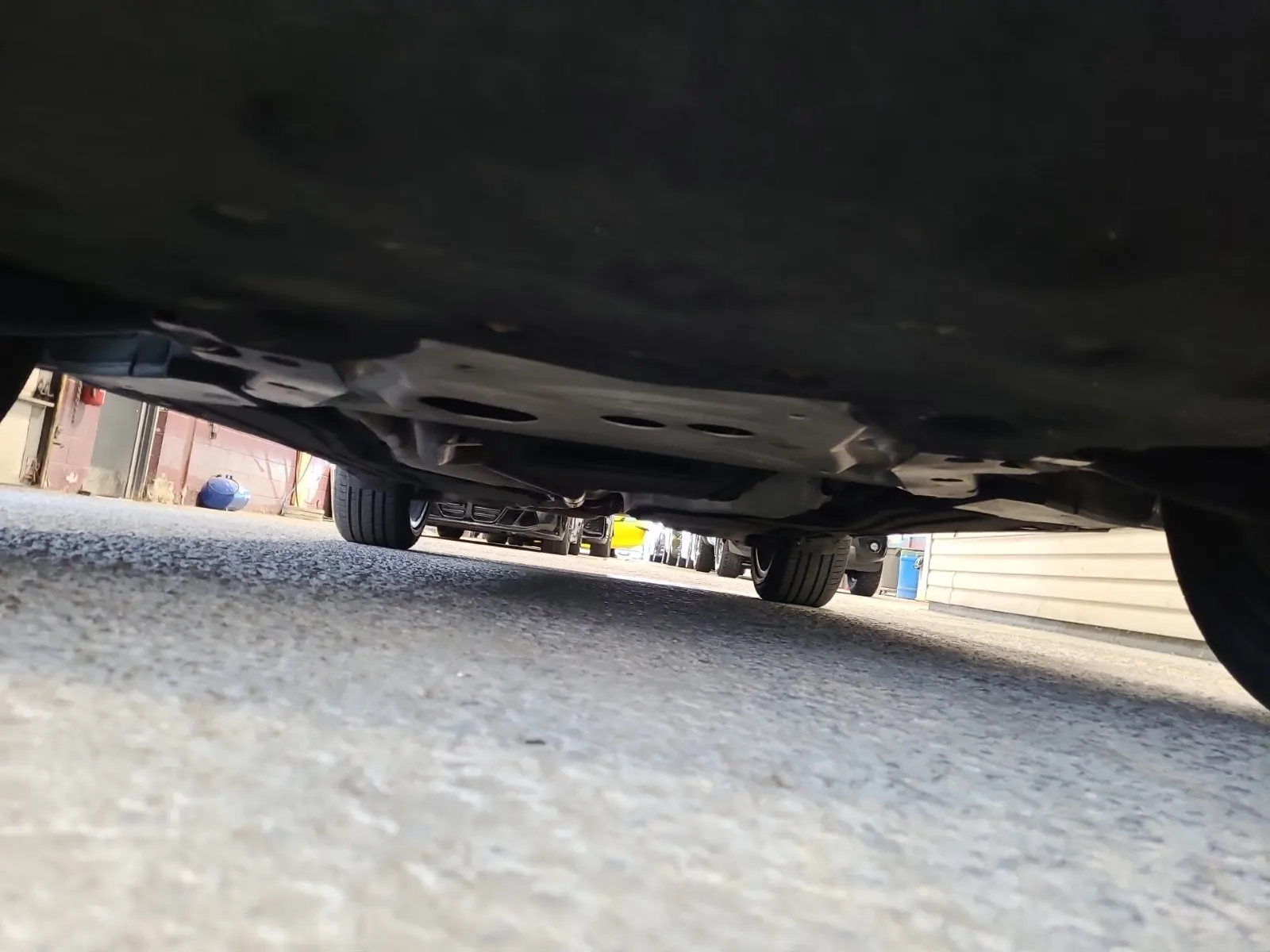 Undercarriage - Front Photo