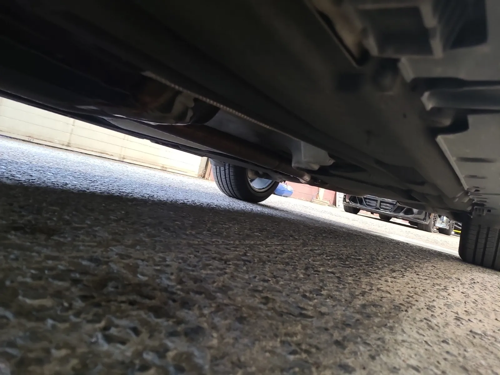 Undercarriage - Driver Photo