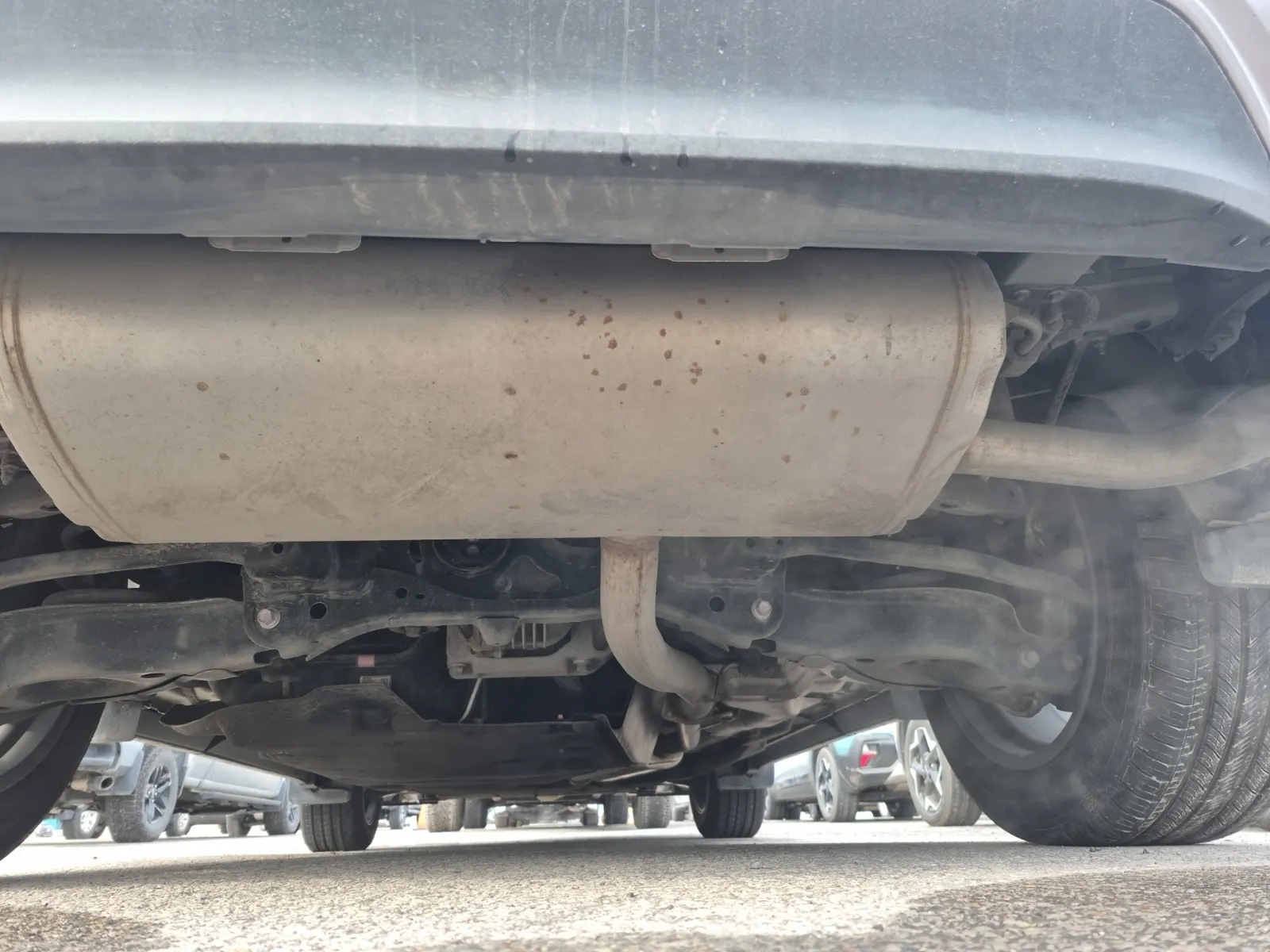 Undercarriage - Rear Photo