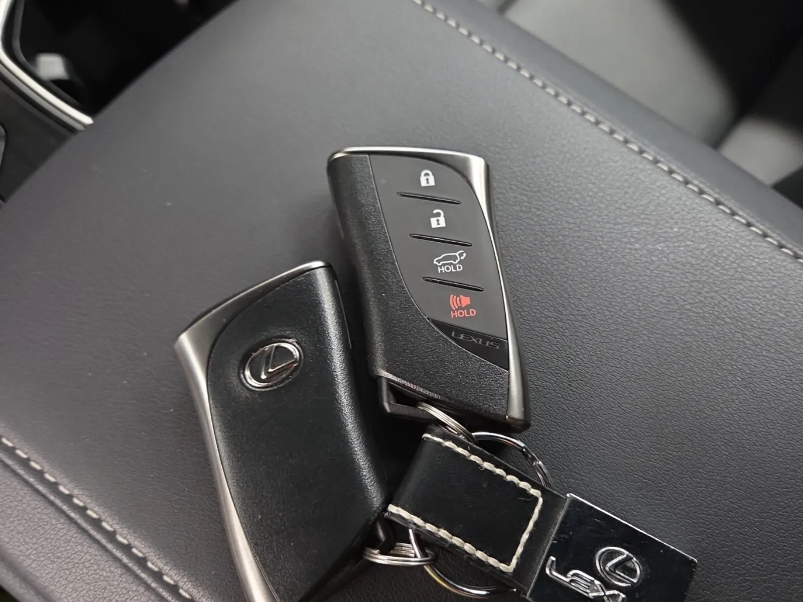 Keys/Fobs/Manual Photo