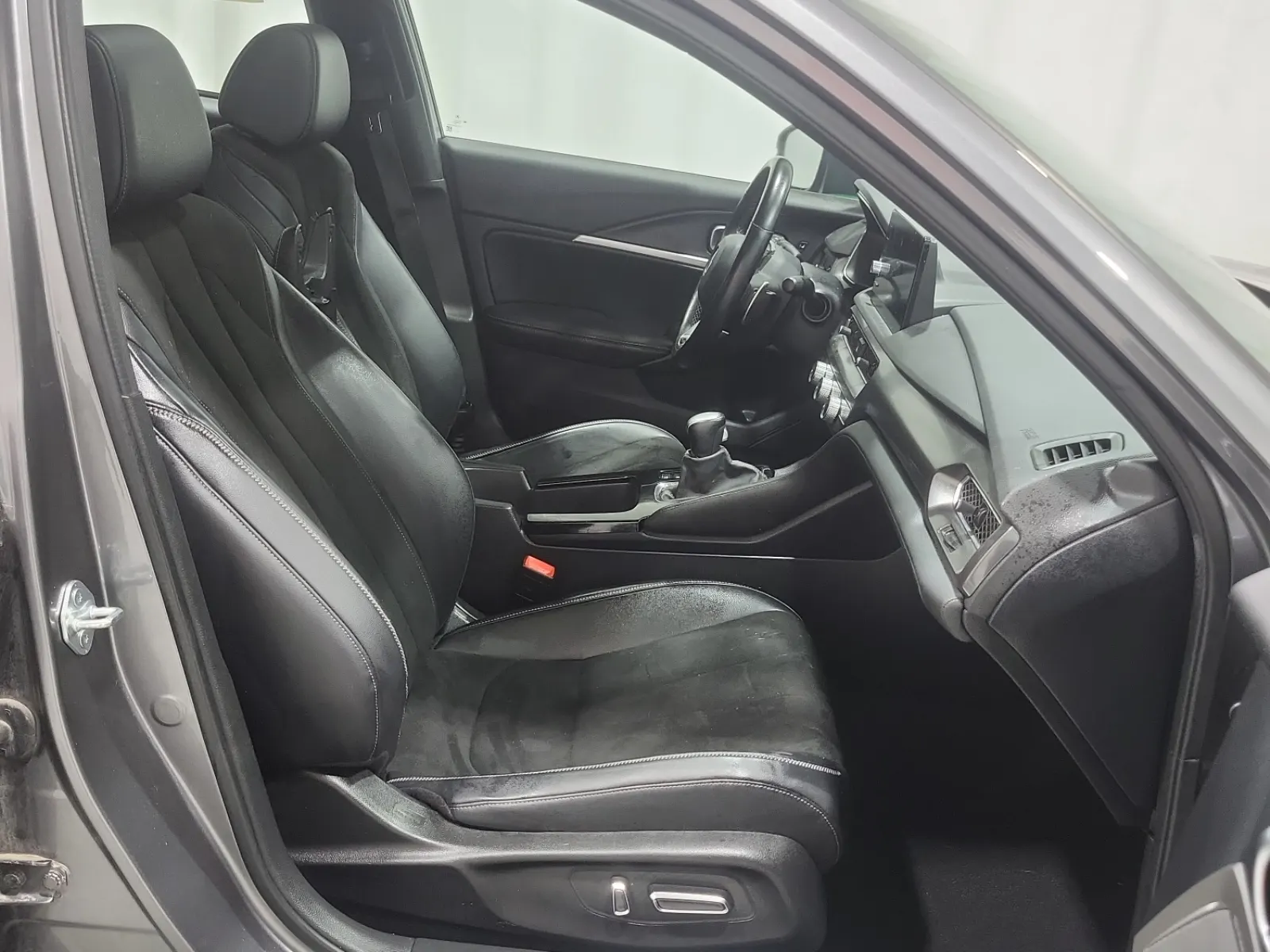 Right Side Interior Photo