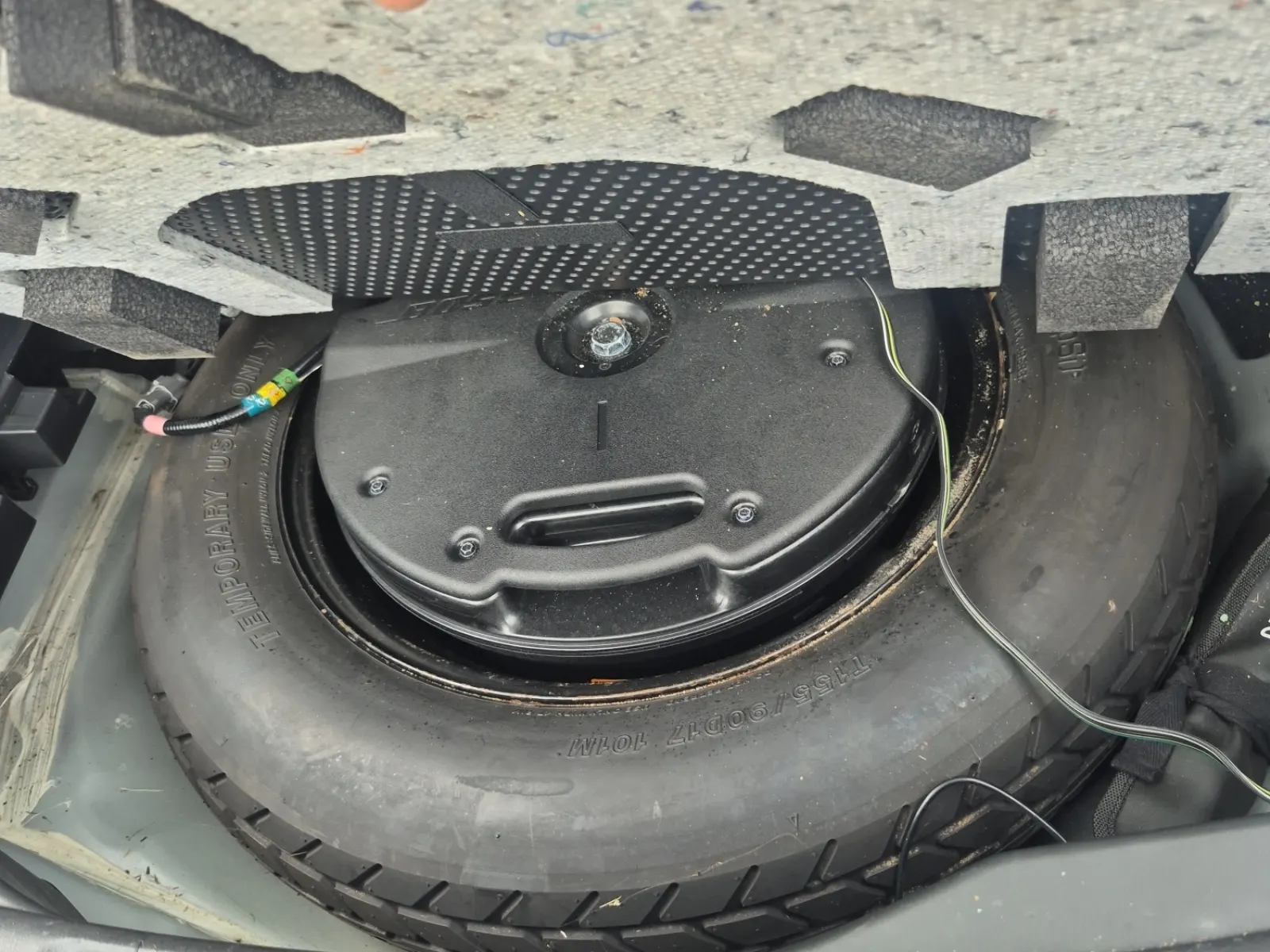 Spare Tire & Wheel Photo