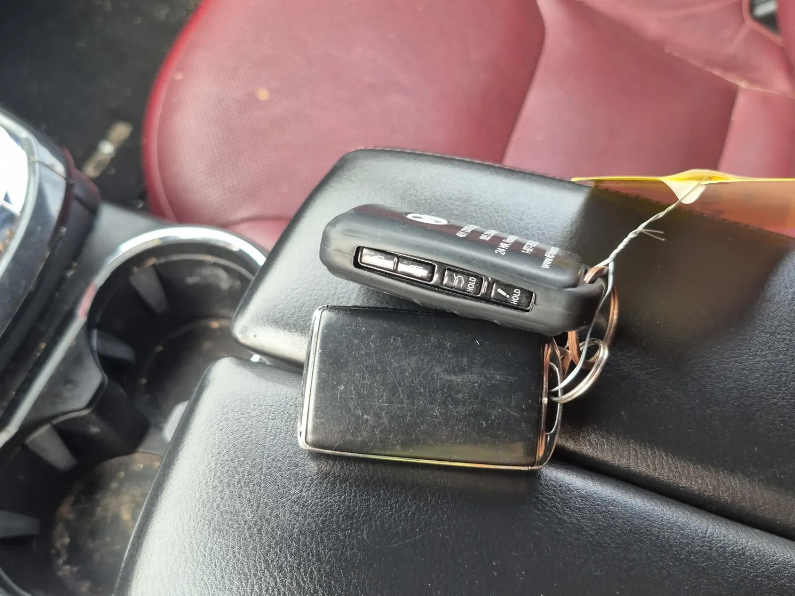 Keys/Fobs/Manual Photo