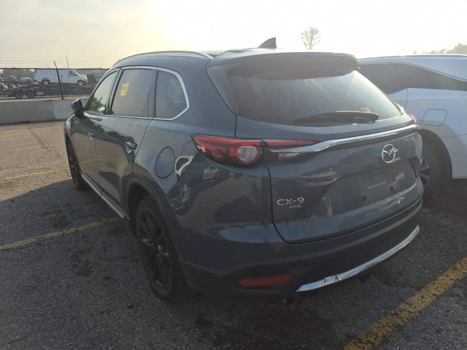 Driver Rear 3/4 Photo