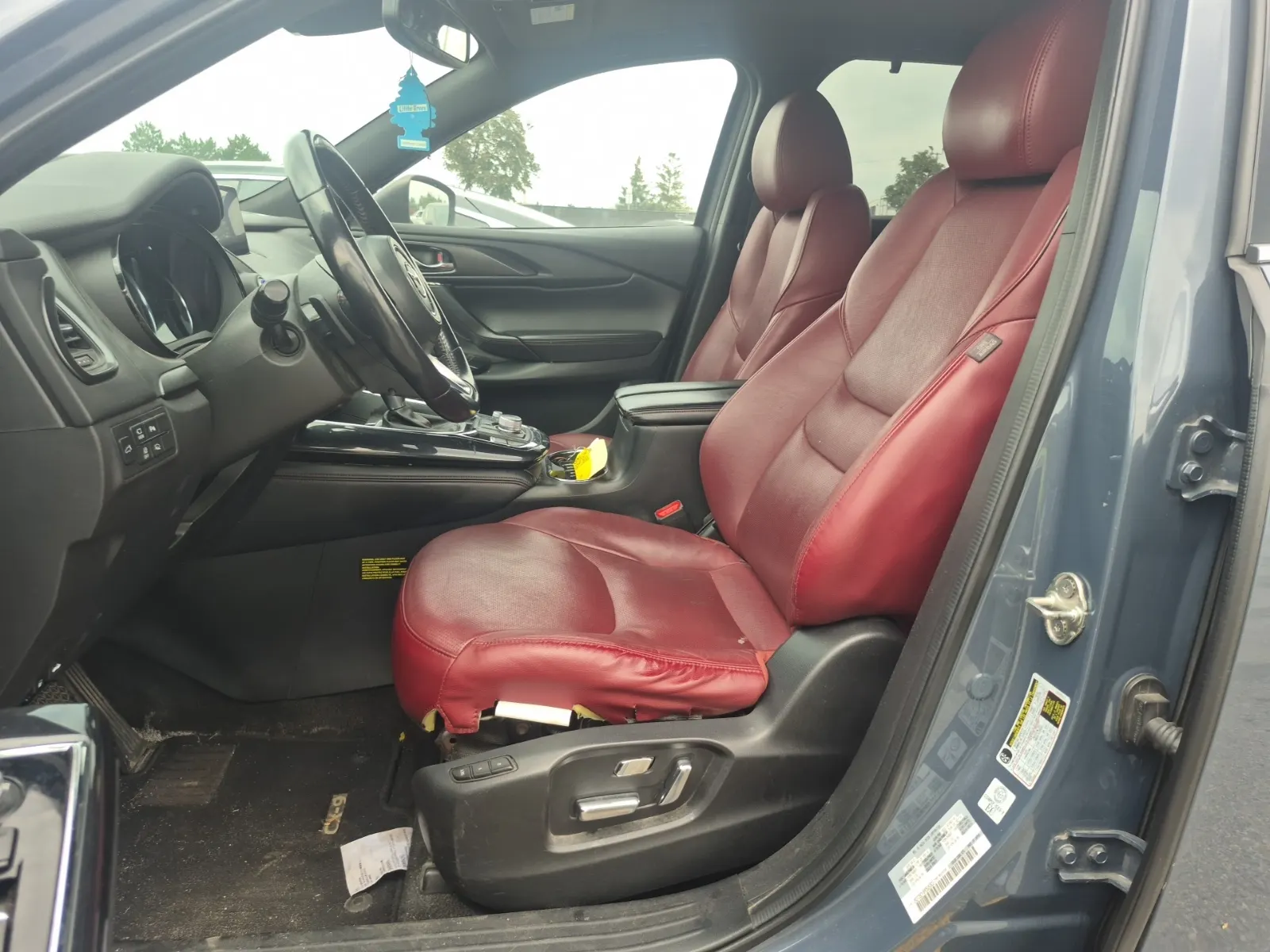Front Interior Photo