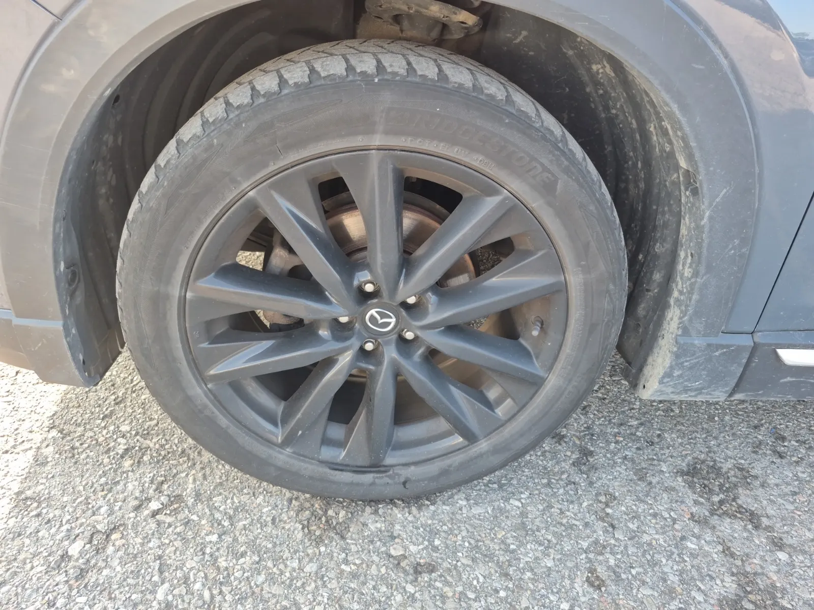 Front driver wheel/tire photo