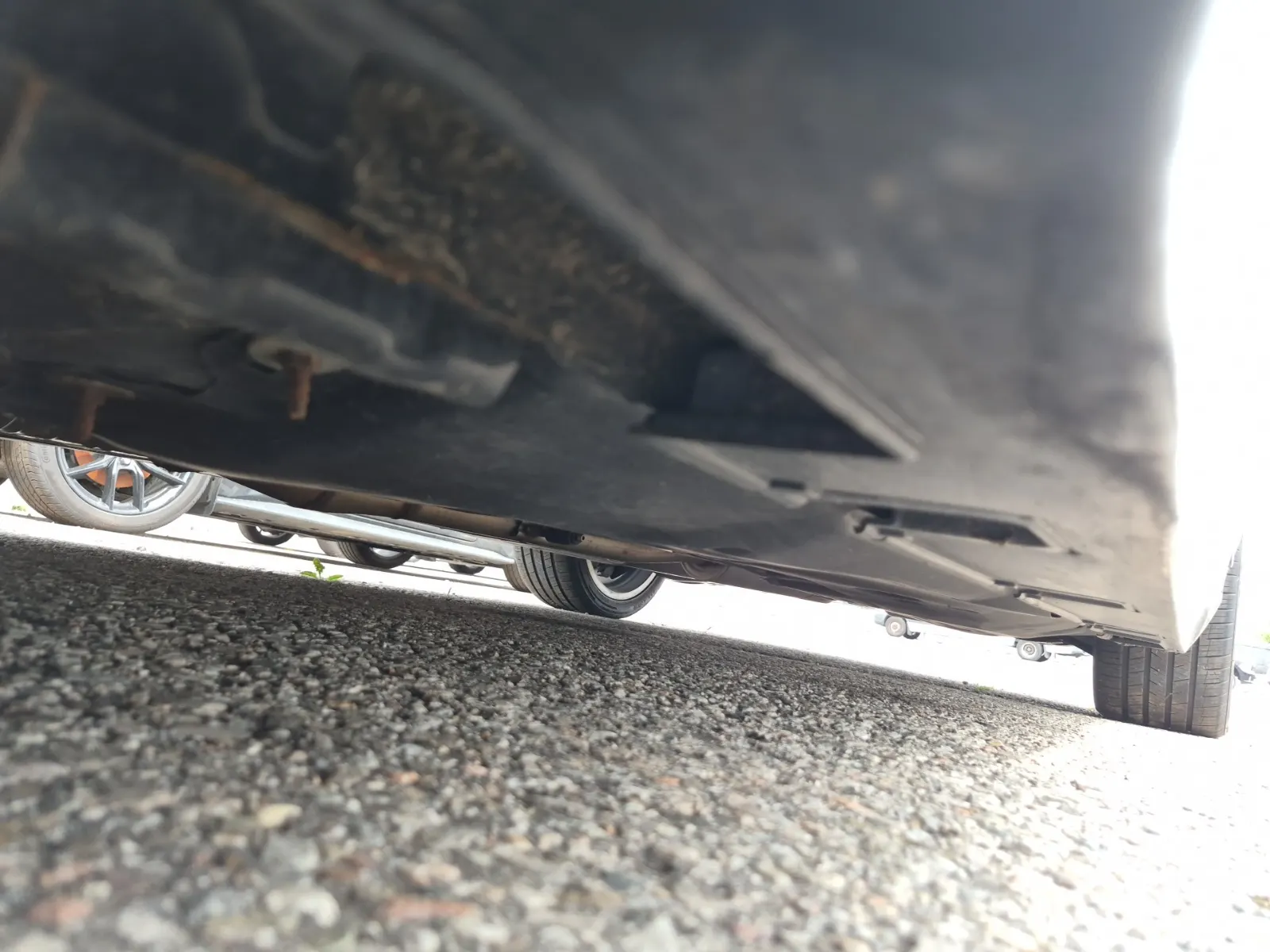 Undercarriage - Driver Photo