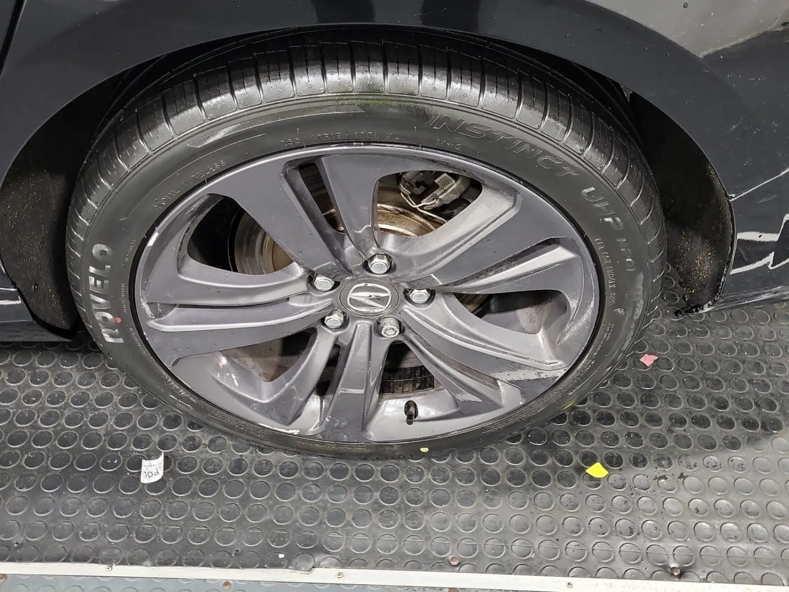 Left Rear Wheel/Tire Photo