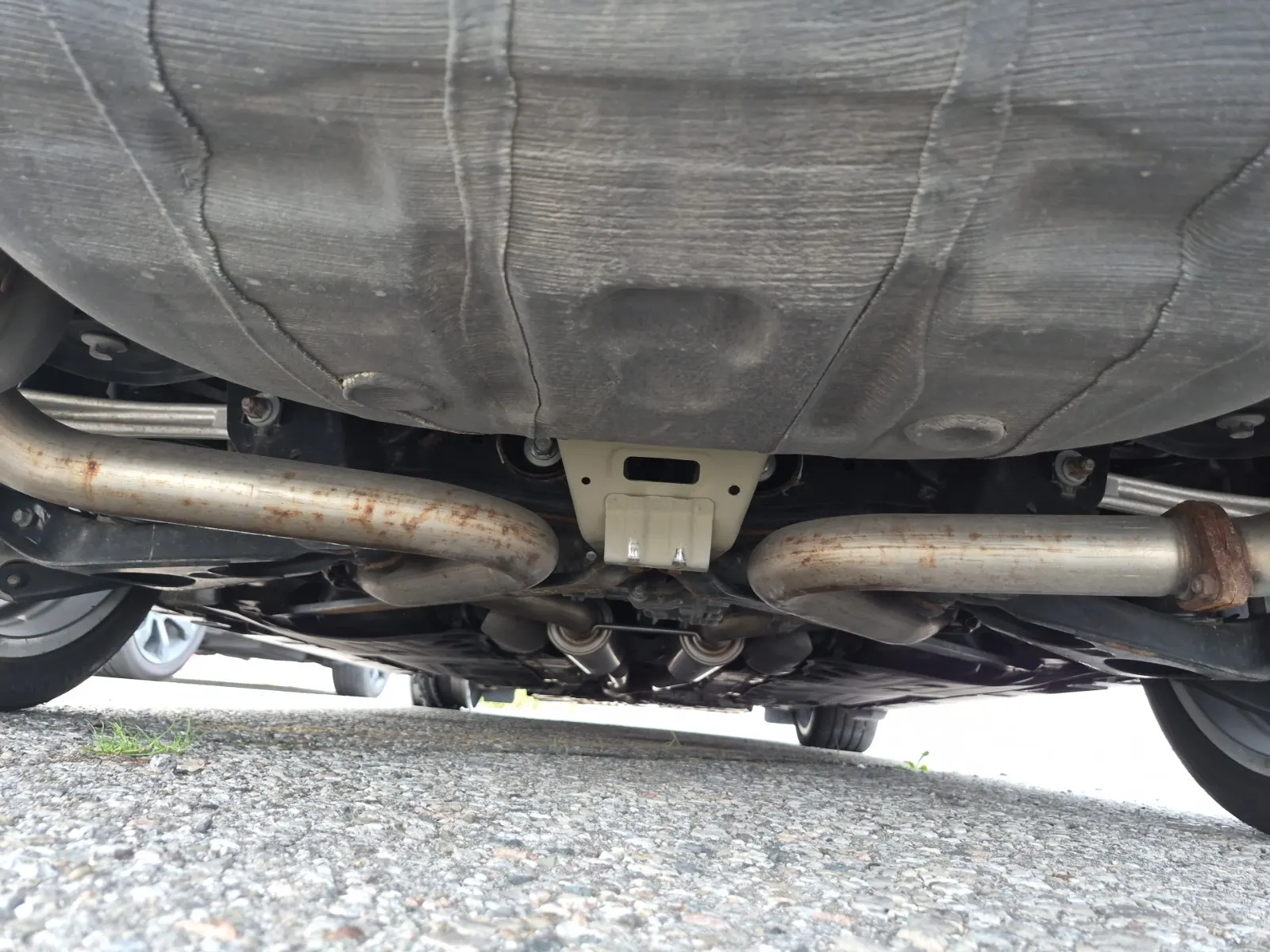 Undercarriage - Rear Photo